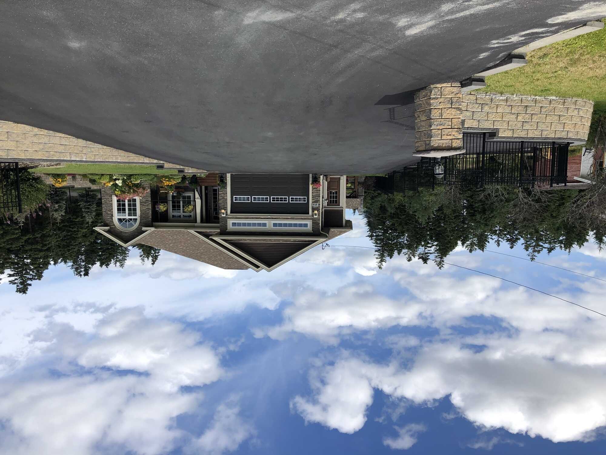 Amazing Home in Harbour Main! 2