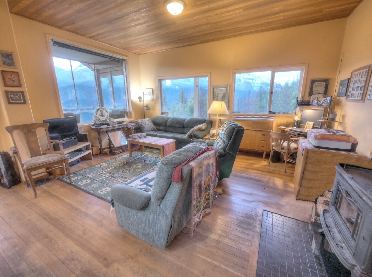33+ Acres w/ Amazing Slocan Lake Views!  Lovely & Cozy 1 Bed 1Bath Home! HUGE 4 Bay SHOP! Plenty of Build Sites for View Home! Pastures w/ Irrigation & Timber 5