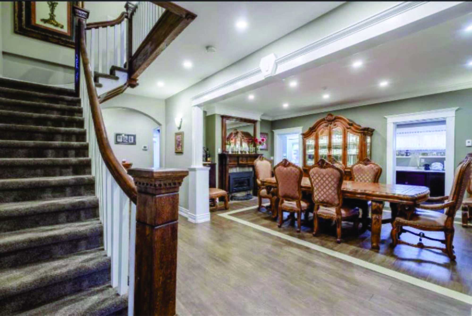 Luxurious 4-Bedroom + Den with Pool, High-End Finishes & Turnkey B&B Potential 4