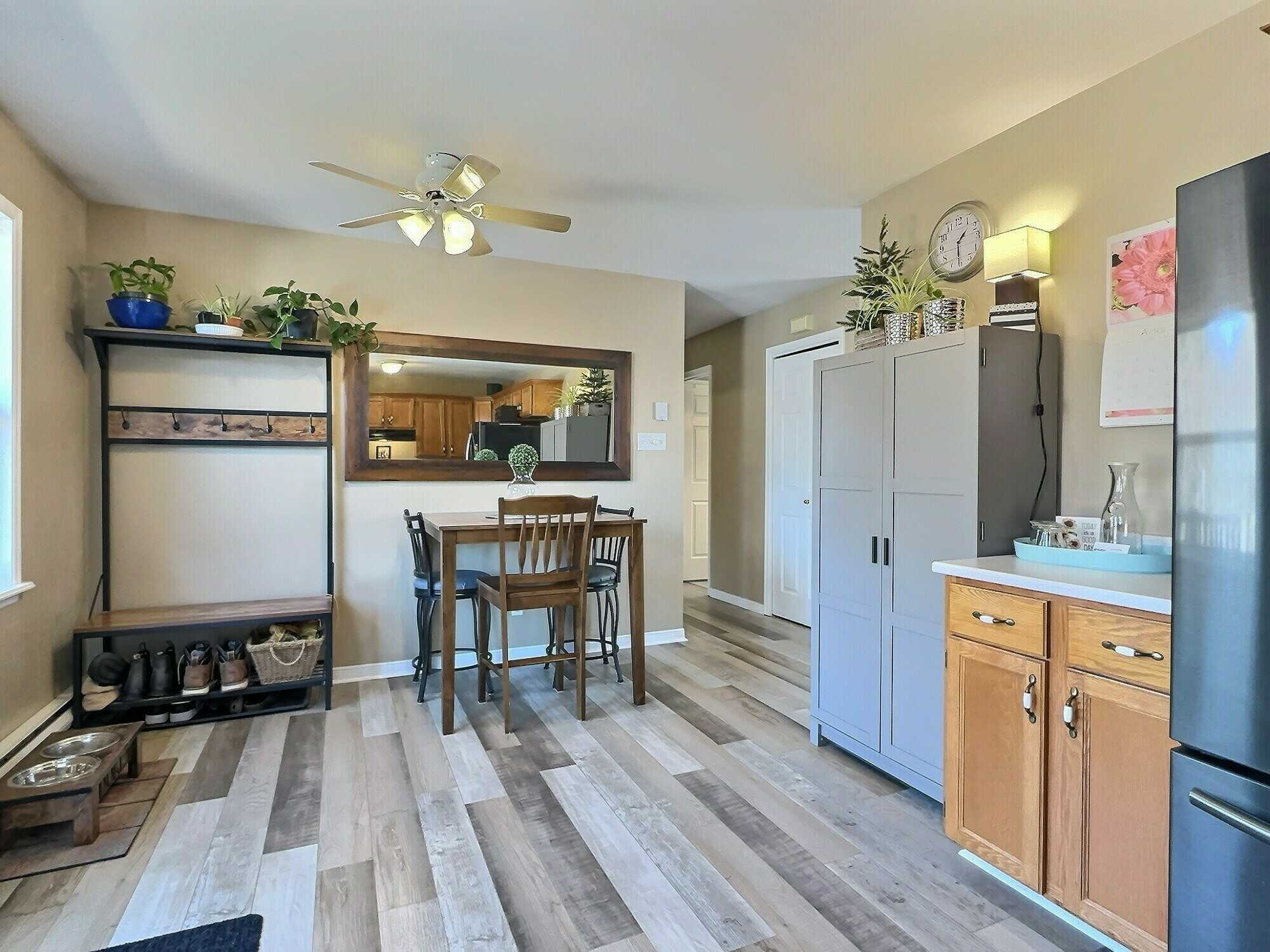 Beautiful 4-bedroom split entry in North River! 5