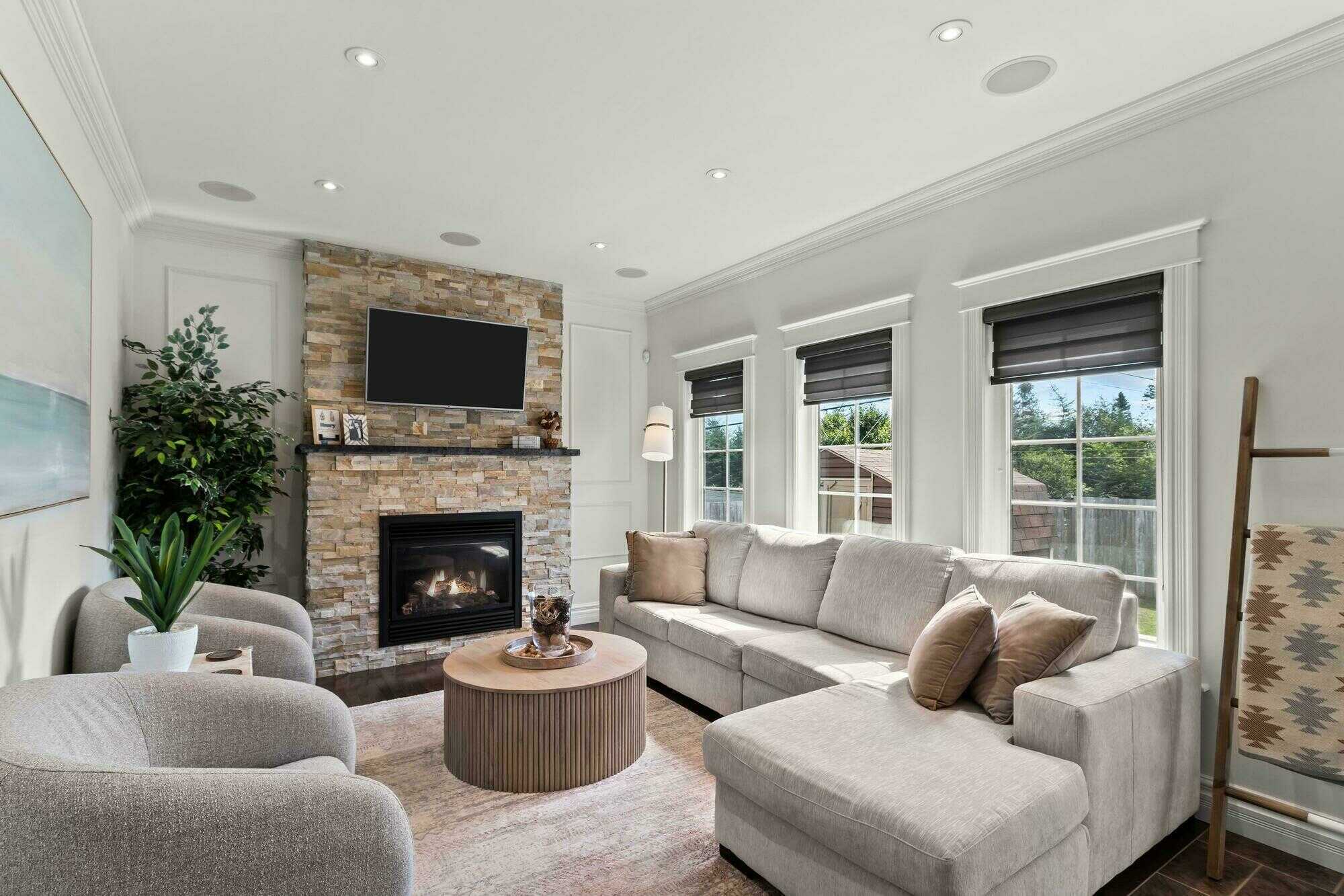 Family-Friendly Southlands Home Steps from Trails & Golf 3