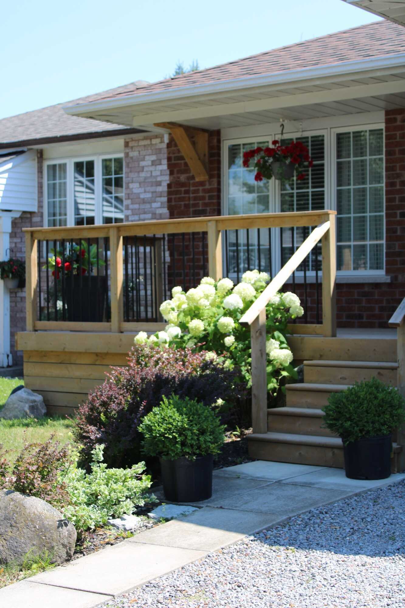Move-in ready bungalow in one of Cobourg's most desirable areas, within easy access of the beach, downtown area, shopping and just minutes from the 401. 4