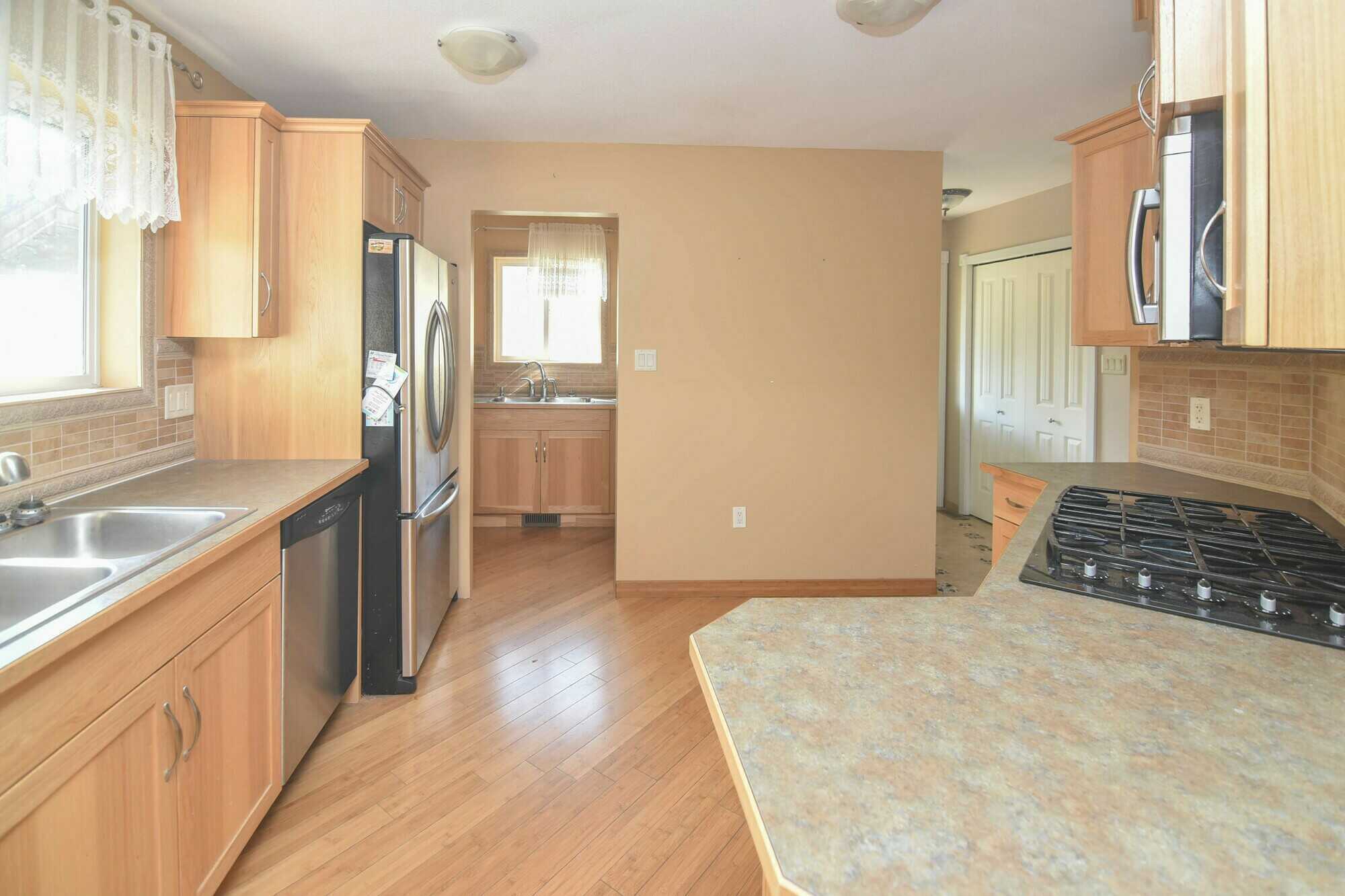 This home a one of a kind design with a fabulous layout!
Located in an excellent veery desirable location. 4