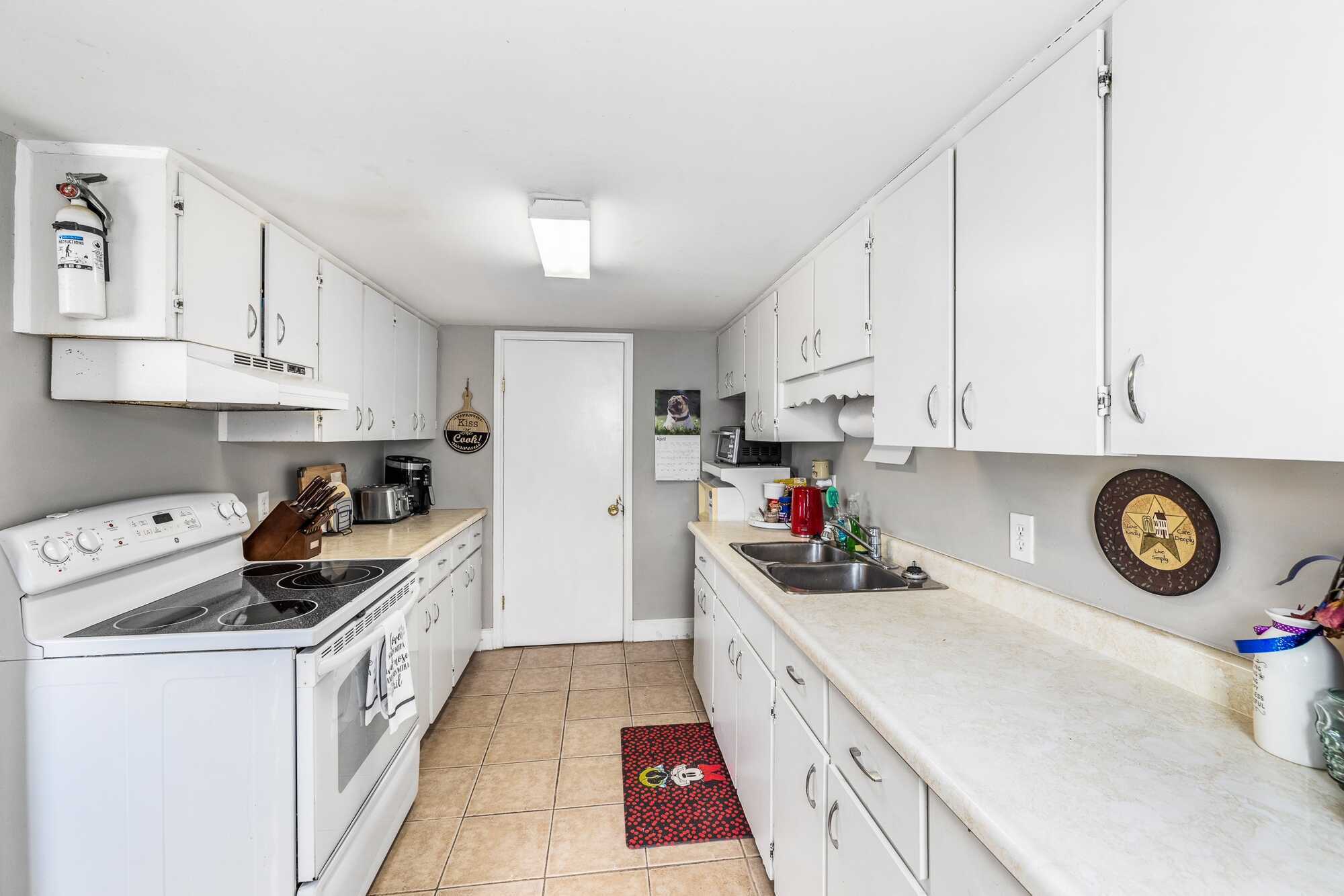 Turnkey Duplex Investment with Expansion Potential on Herchimer Ave, Belleville 2