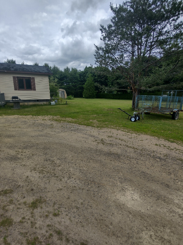 House for sale. Great location. Right of way to the beach! 5