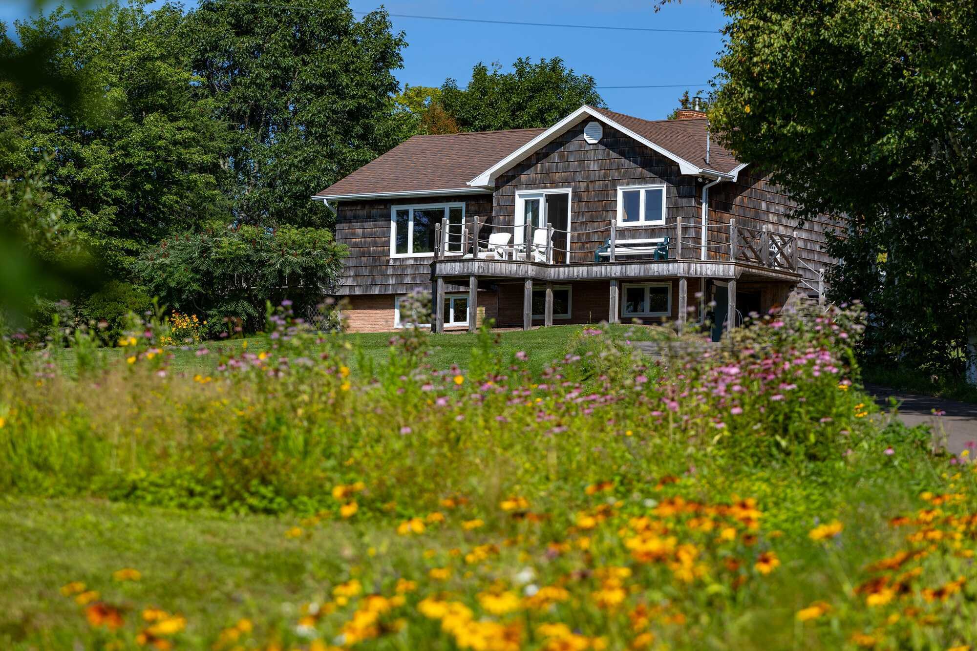 Hilltop Clyde River Retreat on 10.6 Acres 3
