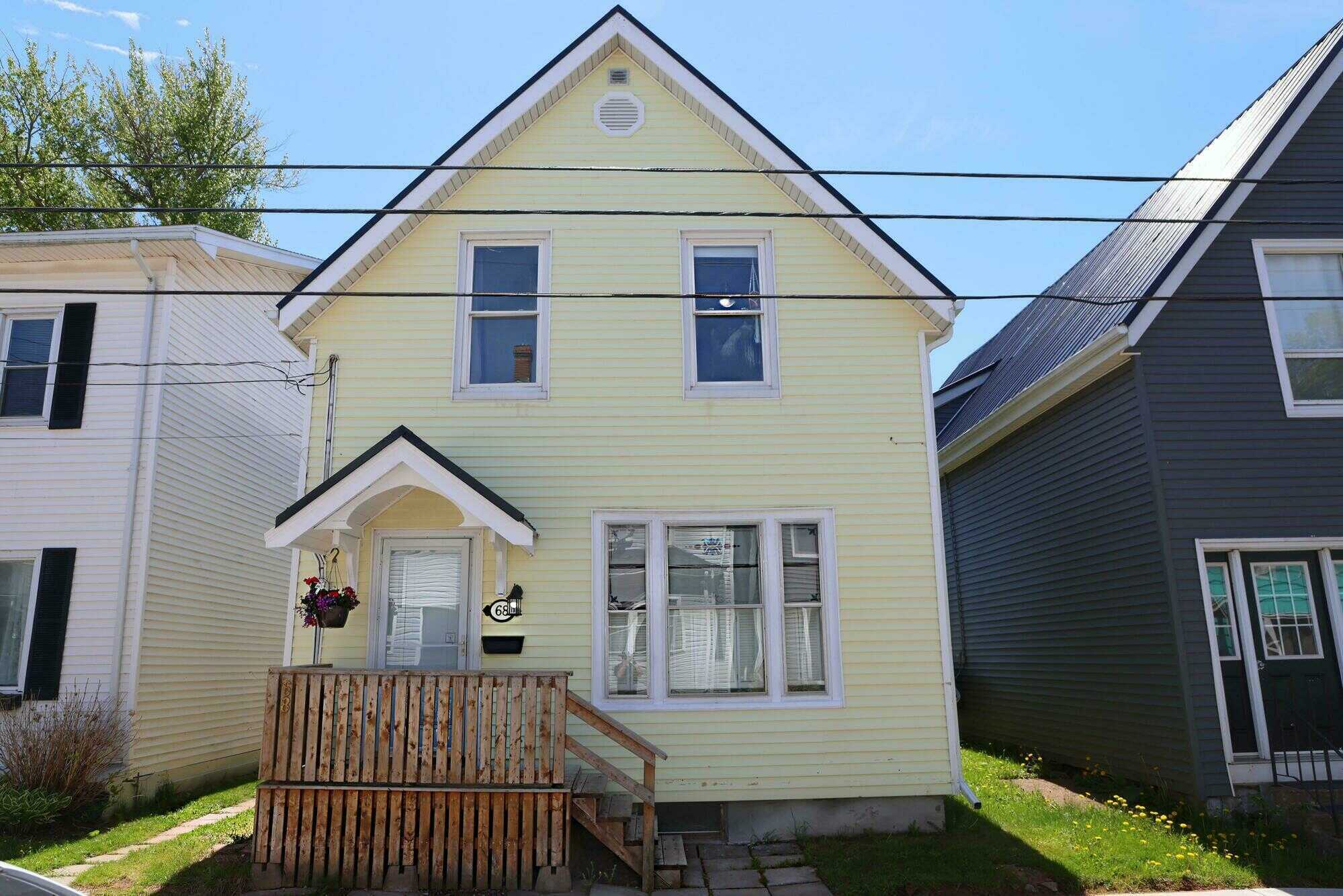 Open house Sunday, August 30th 1-3!

🏡 Rare, turnkey home in Charlottetown for under $400k! Stop renovating, start living. 2