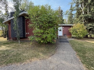 Spacious Acreage in a Family-Friendly Area 2
