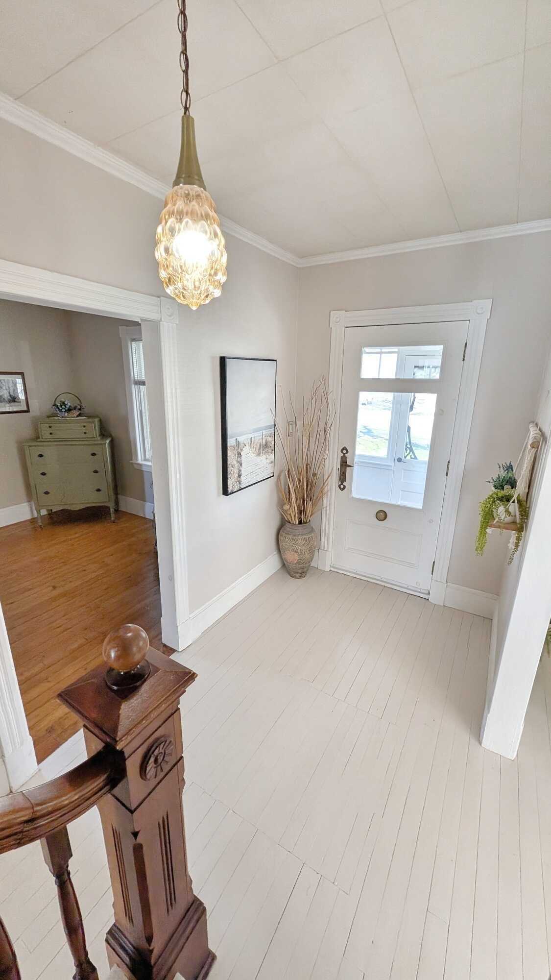 🏡 Maison historique pleine de charme au cœur de Caraquet // 
🏡 Historic Home Full of Charm in the Heart of Caraquet 5
