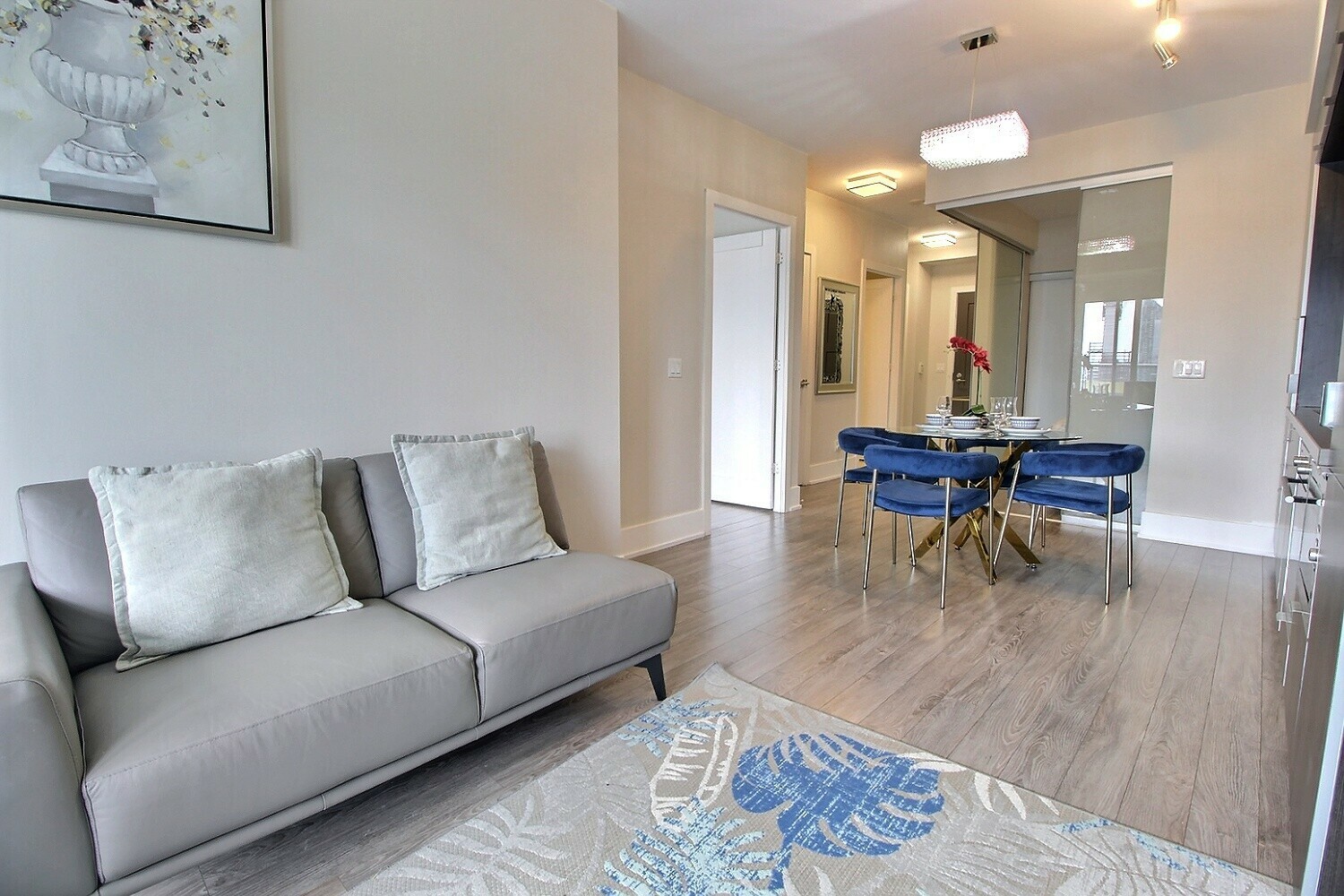 Beautiful 2 Bedroom Tridel Luxury Suite With Gorgeous CN Tower & Lake Views 4