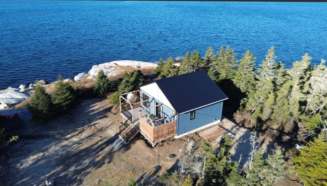 Welcome to a place where life slows down, sunsets linger a little longer, and every day feels just a bit like a getaway. Beyond this beautiful home itself, the lifestyle continues with a new modern guest house with front-row ocean views! 4