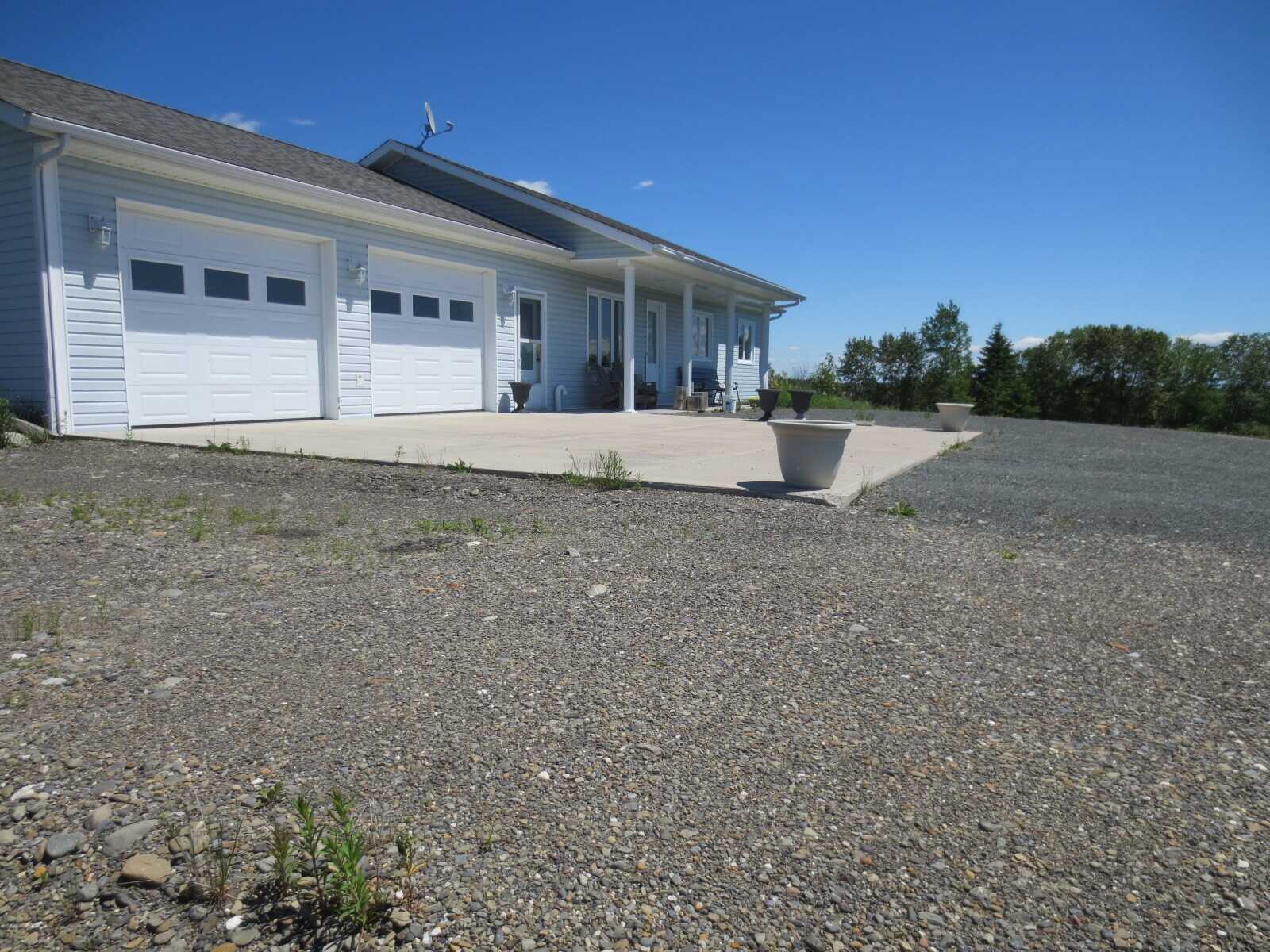 5 bedroom, 2 bathroom home nestled on 24 acres of open field 3