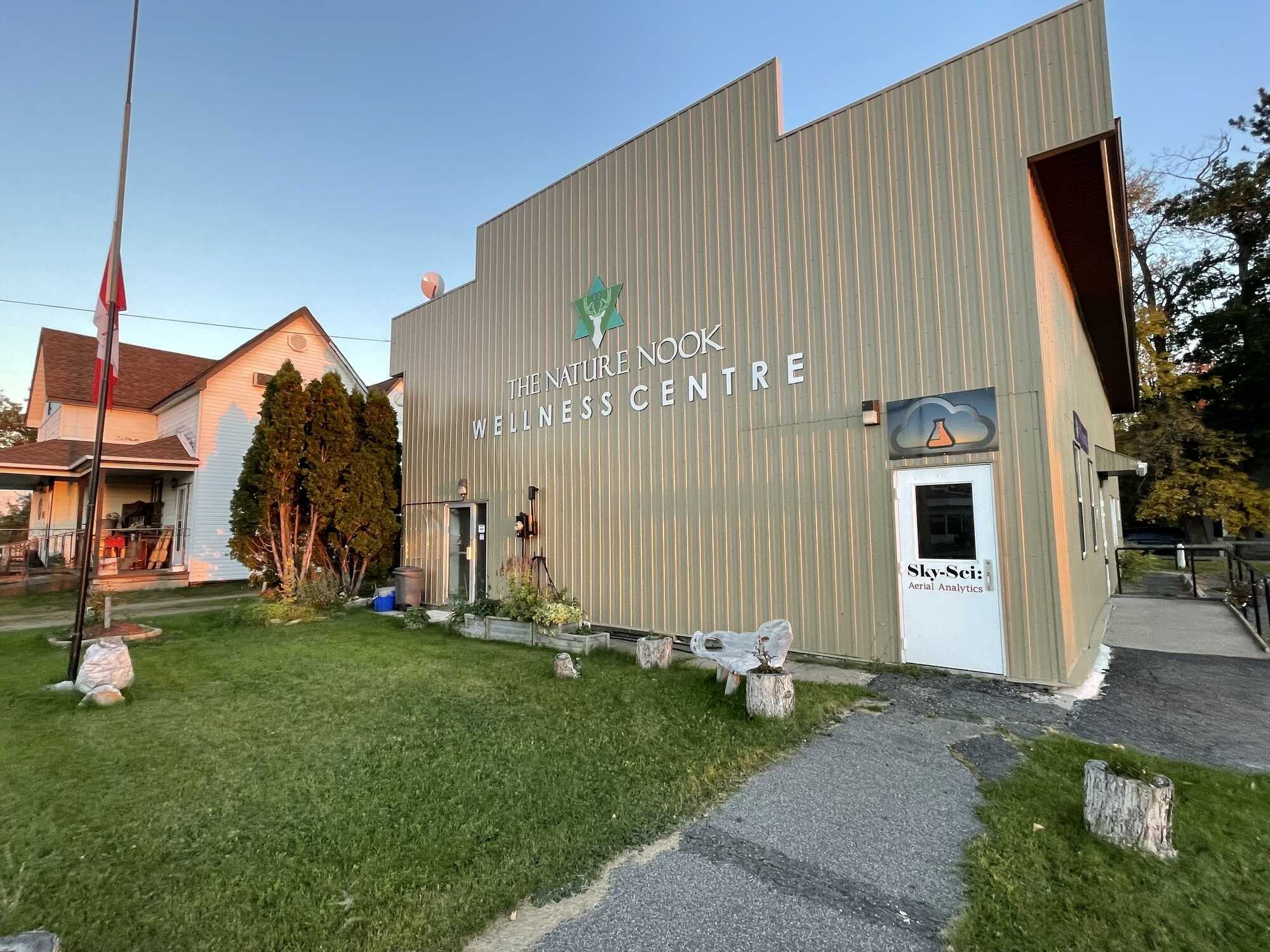 An amazing investment opportunity in Northern Ontario - Own a multi-unit commercial building right on the Trans-Canada Highway (Highway 17) - Parking Lot - Low Taxes - Exposure - Generate Income - Fastest Internet in Town 3