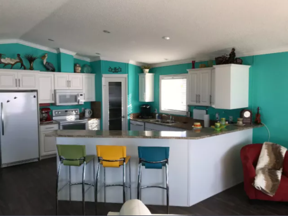 Lakefront 4 Season Home 5