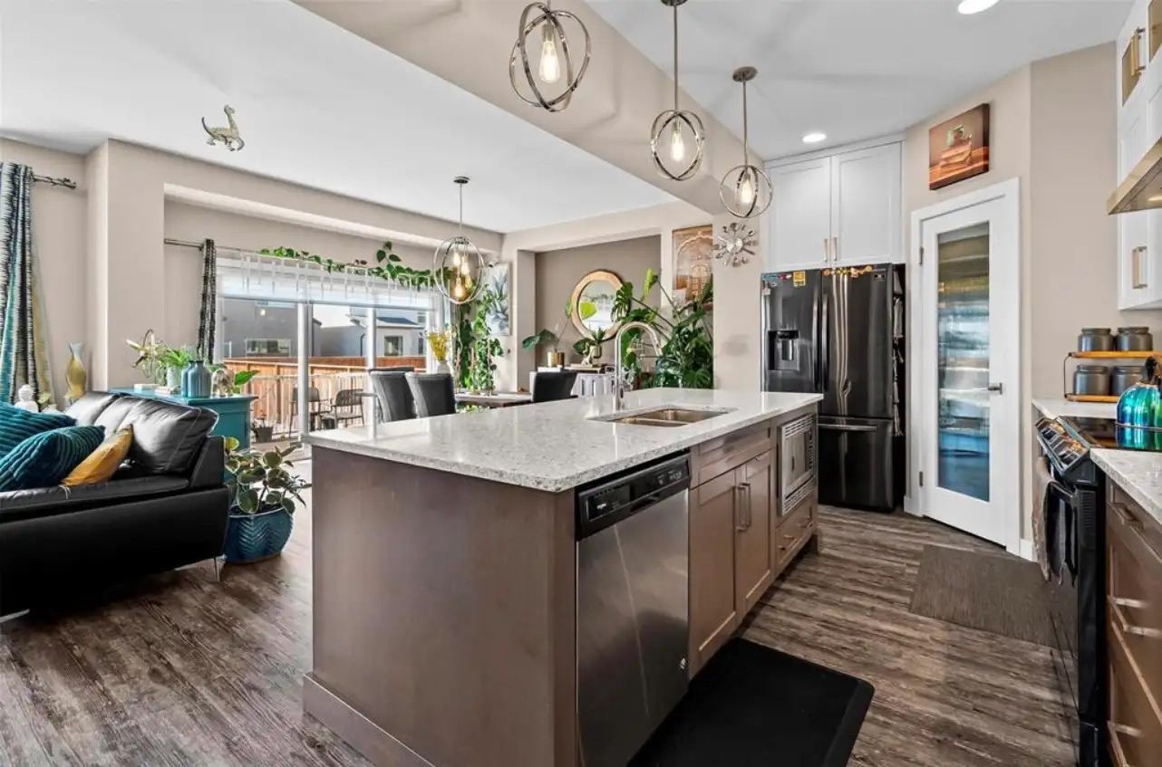 Luxury Living Near All Amenities 2