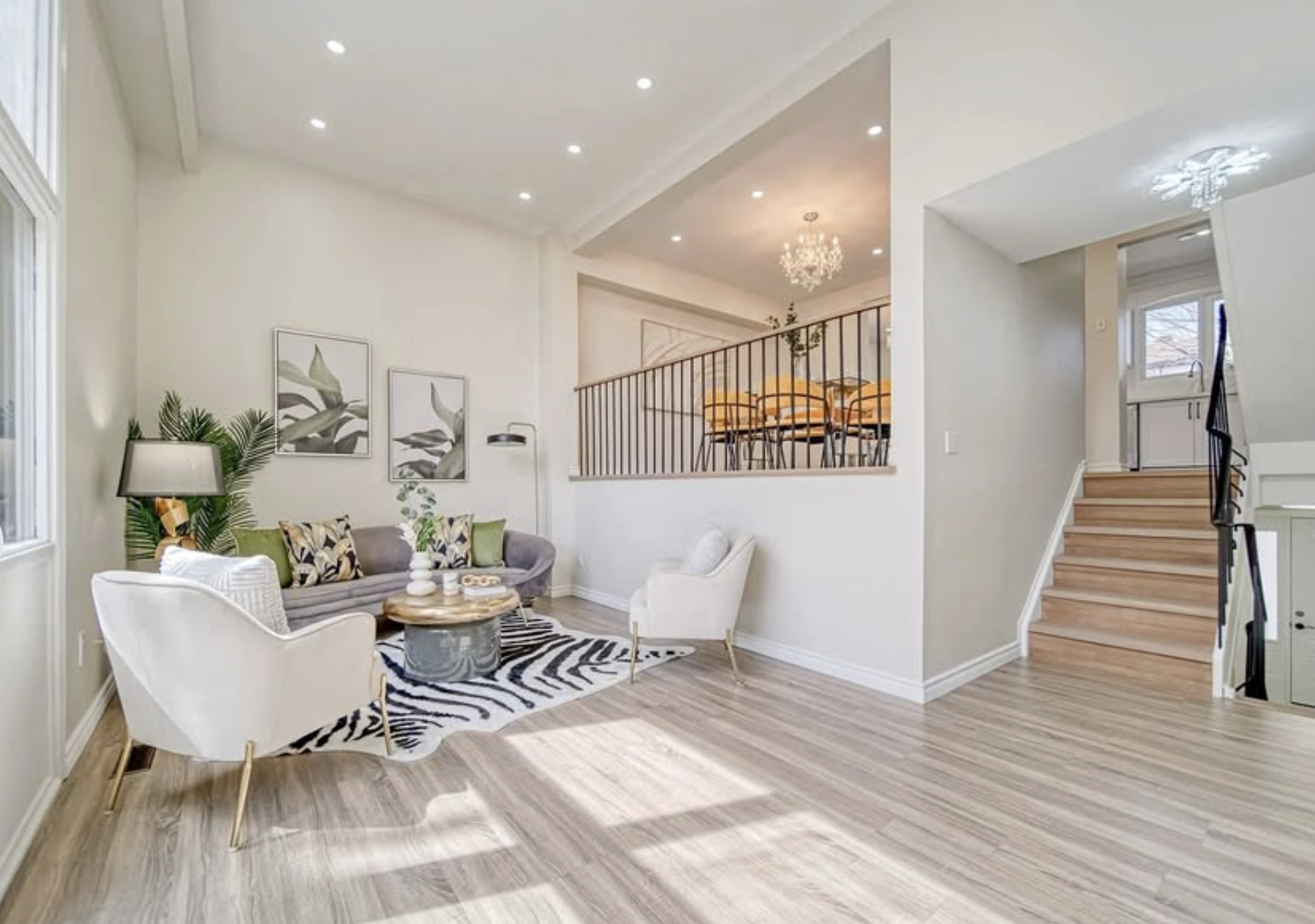 Beautifully Renovated 3-Bedroom Townhouse in Prime Scarborough Location 2