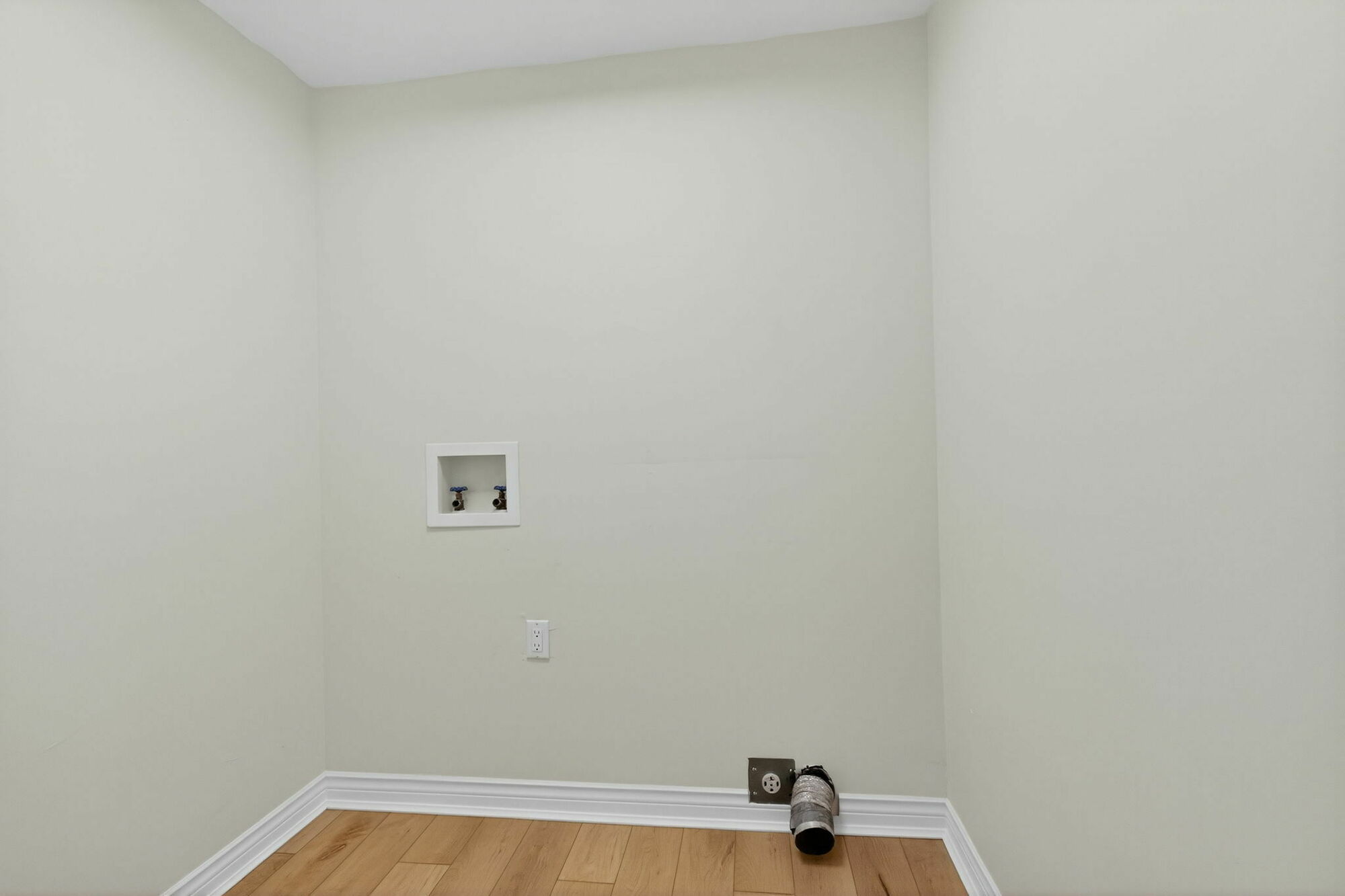 Fully Renovated 4 Bedroom Home with Sunroom, Double Garage & Over 2,700 Sq Ft of Living Space 4
