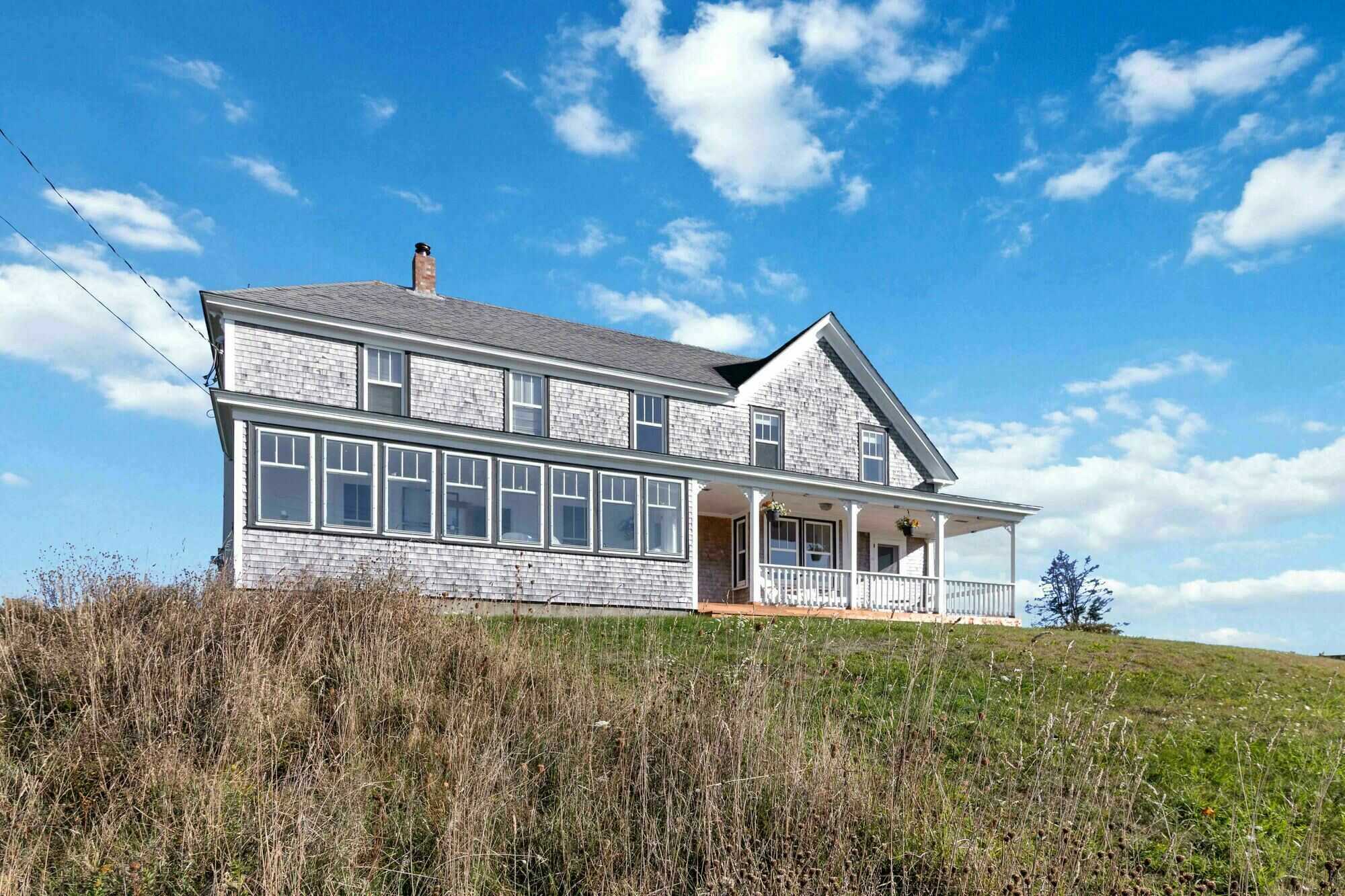 Historic Seaside Inn on 13.7 Acres — 1621 Eastern Shore Road, West Berlin, Nova Scotia 4