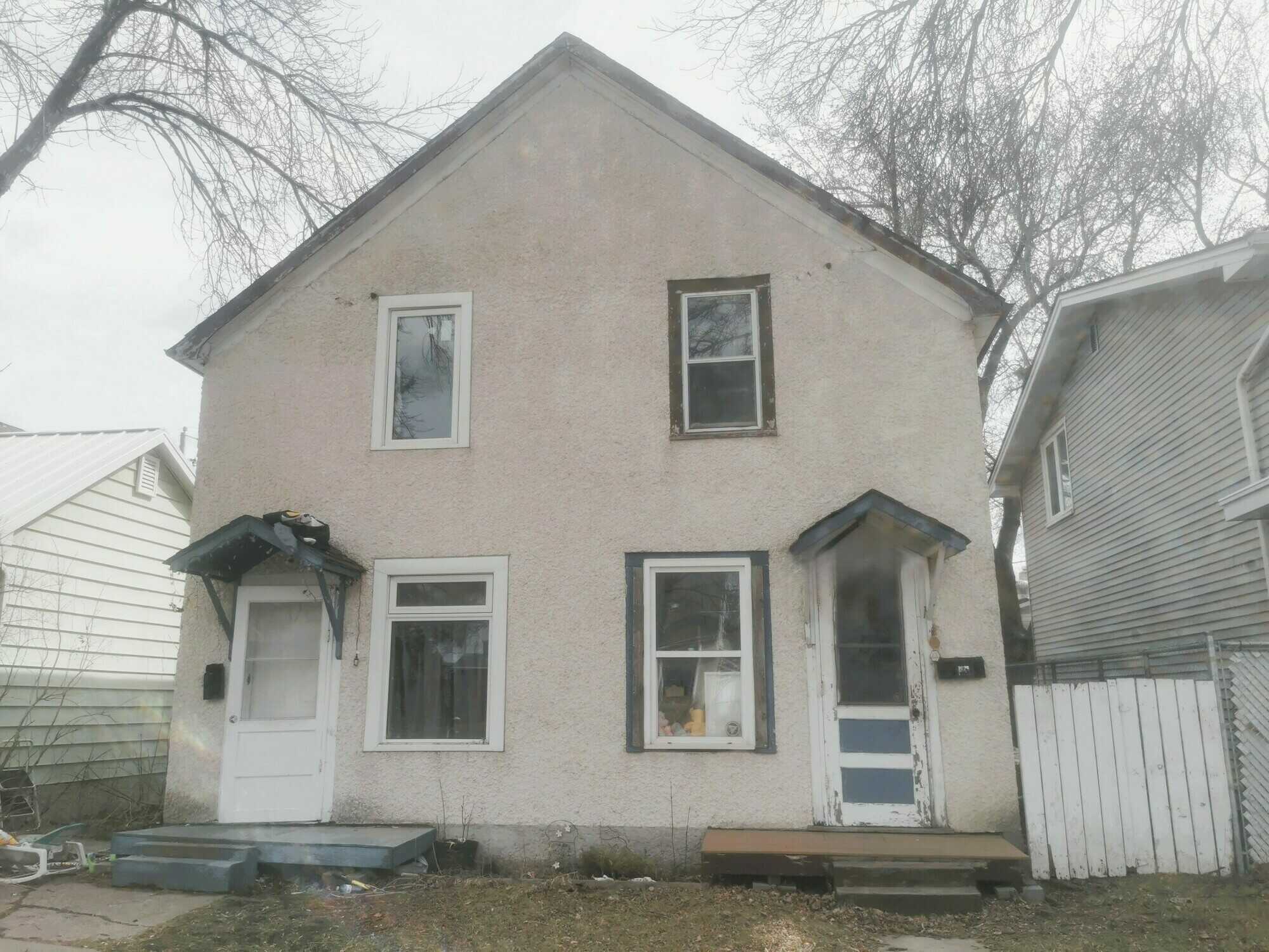 Side-by-side house in St. Boniface Area for Sale 1