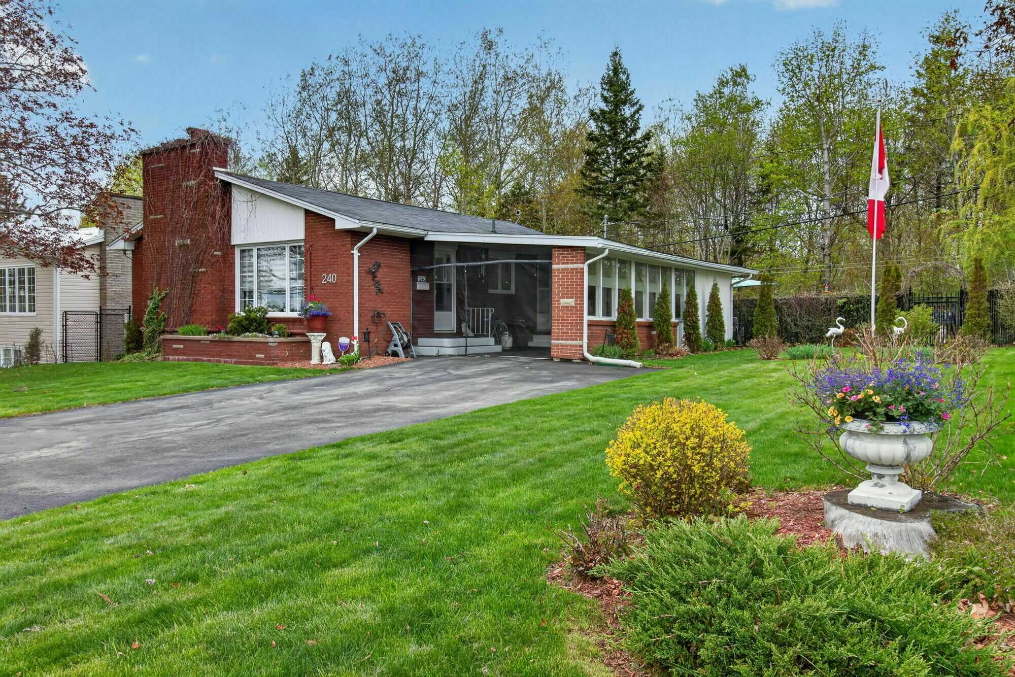 Great Home in the heart of Dieppe 2