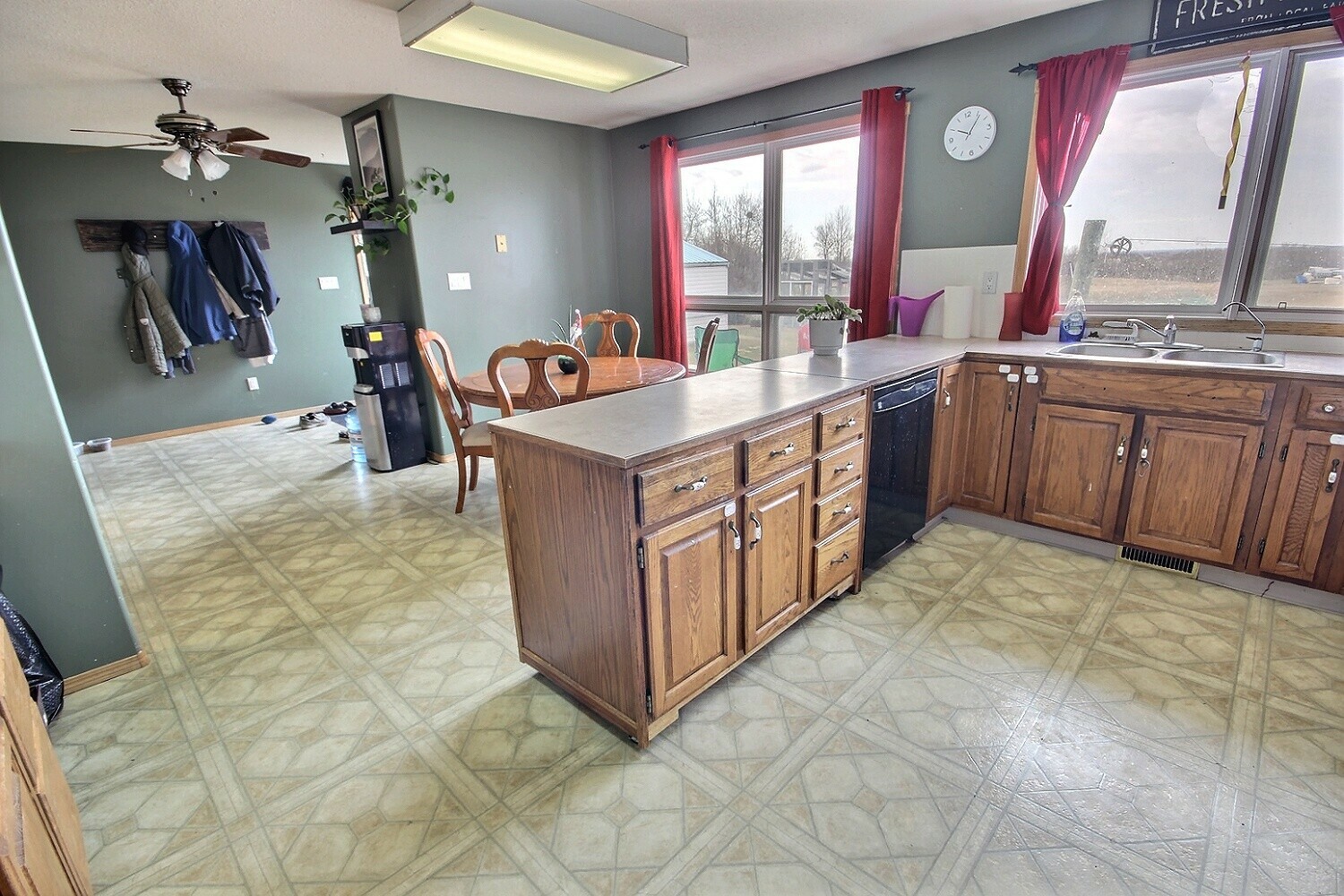 Great opportunity - Two homes on 65 acres only 15 minutes from Lloydminster, SK 2