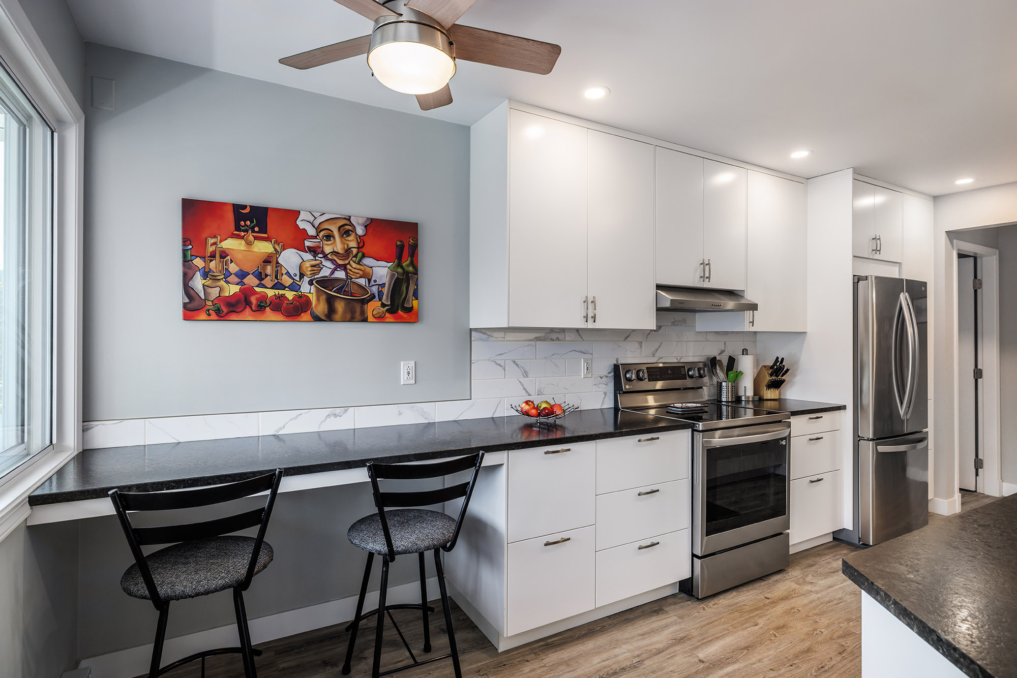 Welcome to Shaughnessy Green, beautiful condo complex located in central Kelowna on a quiet street with mature trees and park like setting. 4