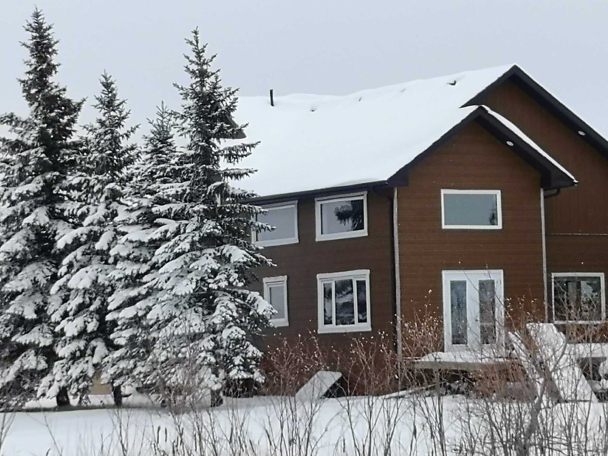 House for Sale in Steinbach 2