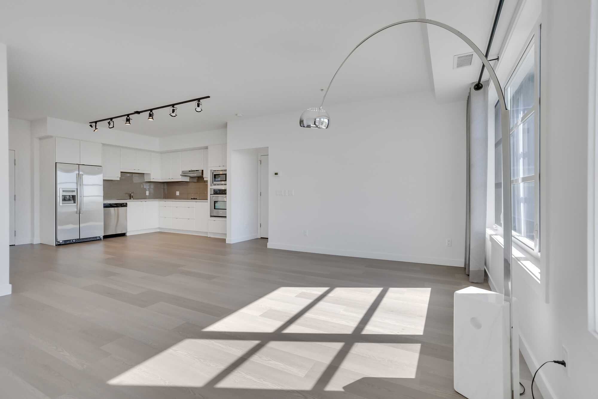 1 Bed Condo ~ A/C ~ New Updates ~ Amenities in the Building ~ Great Location in Red Deer 3