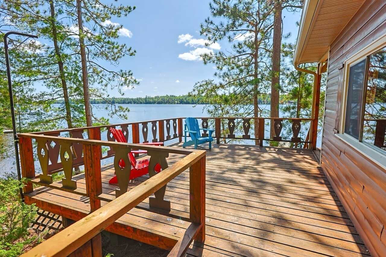 Family Cottage on Beautiful Trout Lake! 5