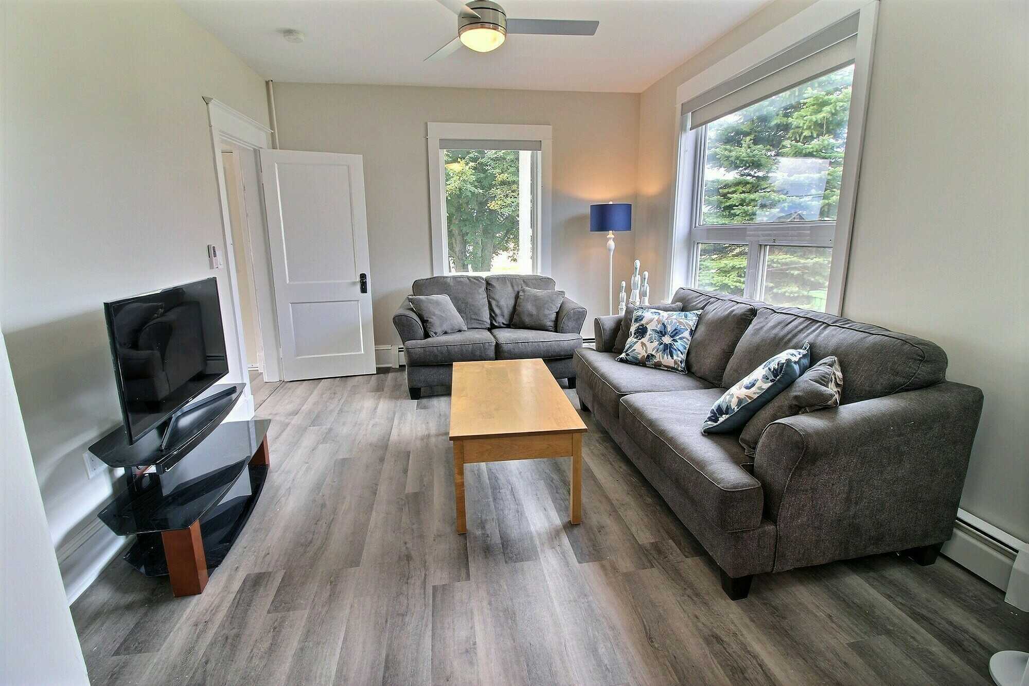Located in one of the most desirable tourist areas on Prince Edward Island 5