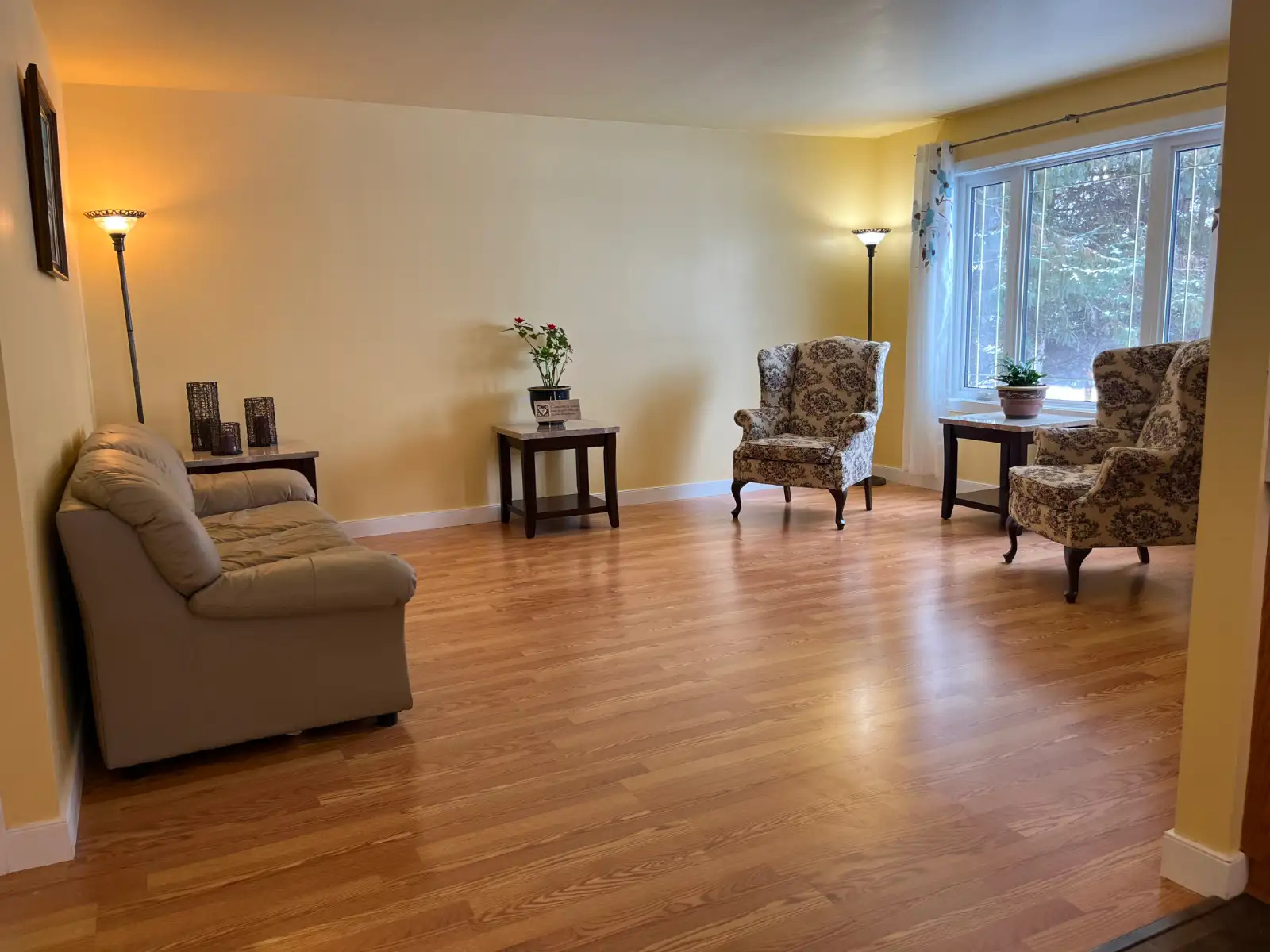 Spacious 4-Bed Home 3