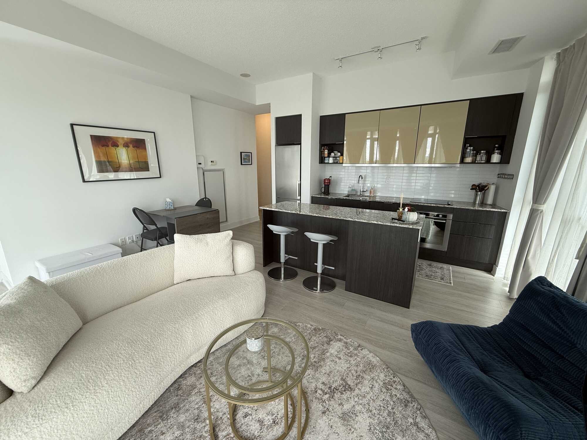 Exceptional Corner Unit 2 Bed/2 Bath In Flaire Condos 5