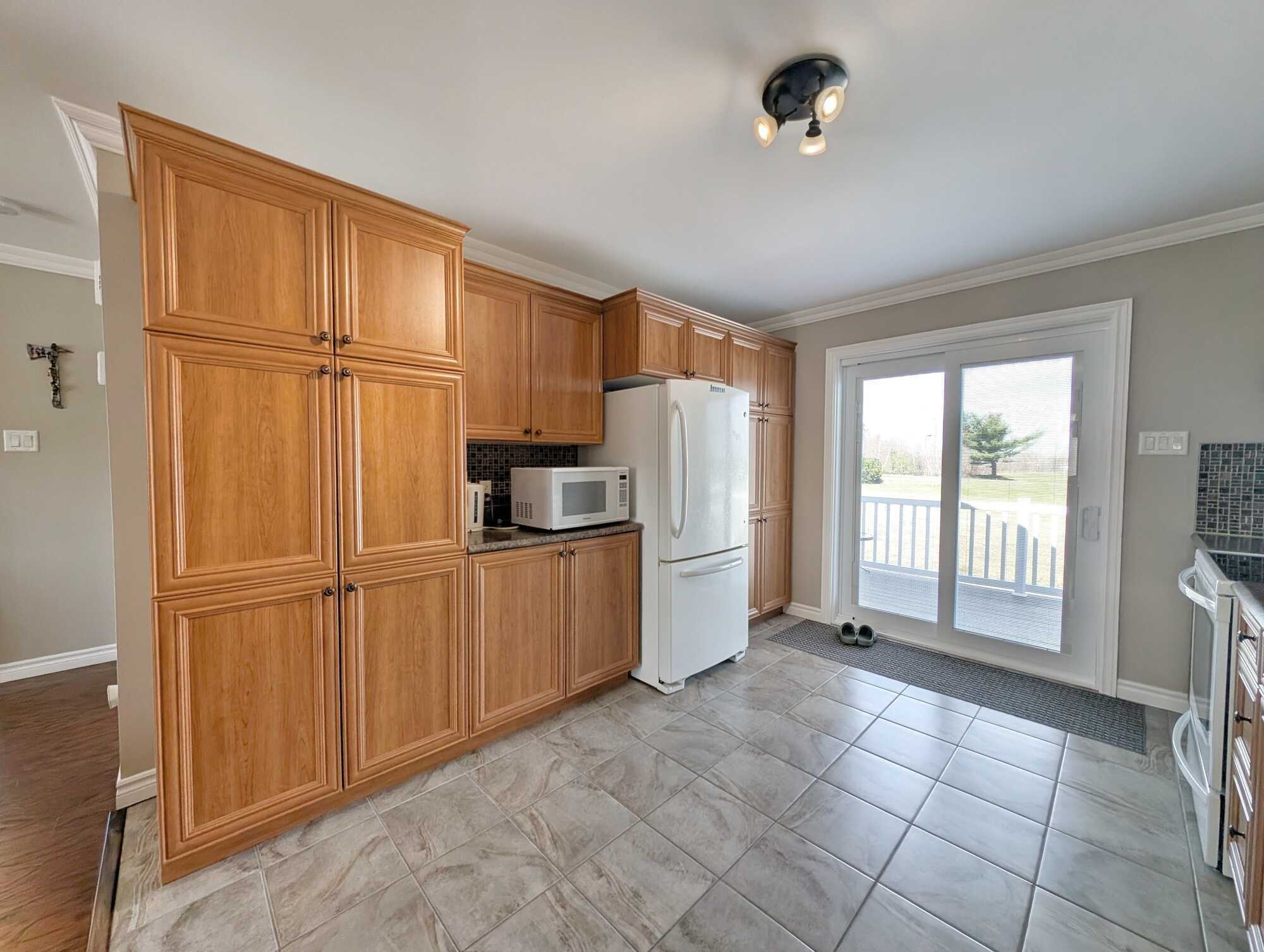 Maison clé en main à deux pas du centre-ville de Tracadie! // Move-in Ready Home Just Minutes from Downtown Tracadie! 4