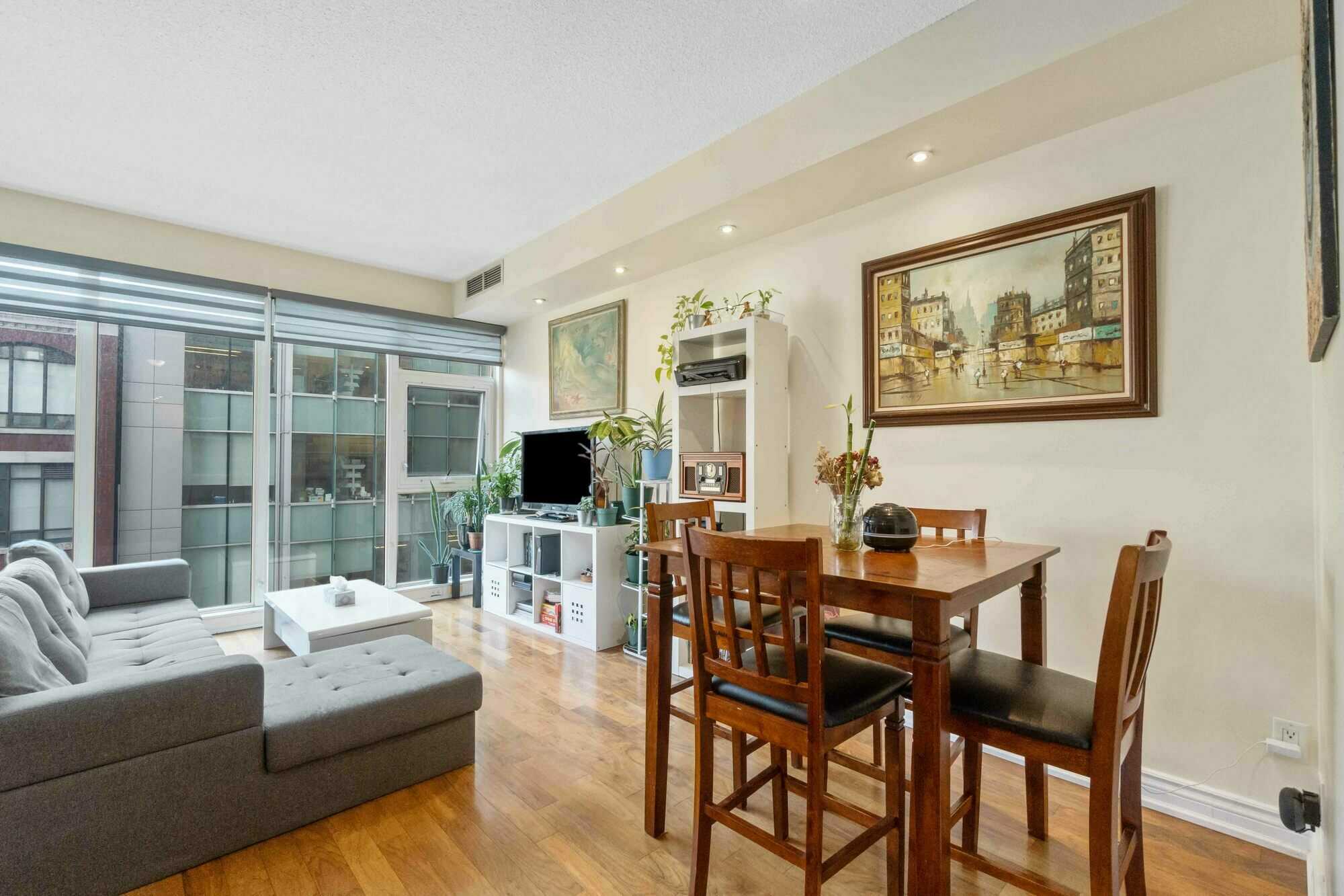 Spacious 1+Den in Exclusive Pantages Building 2