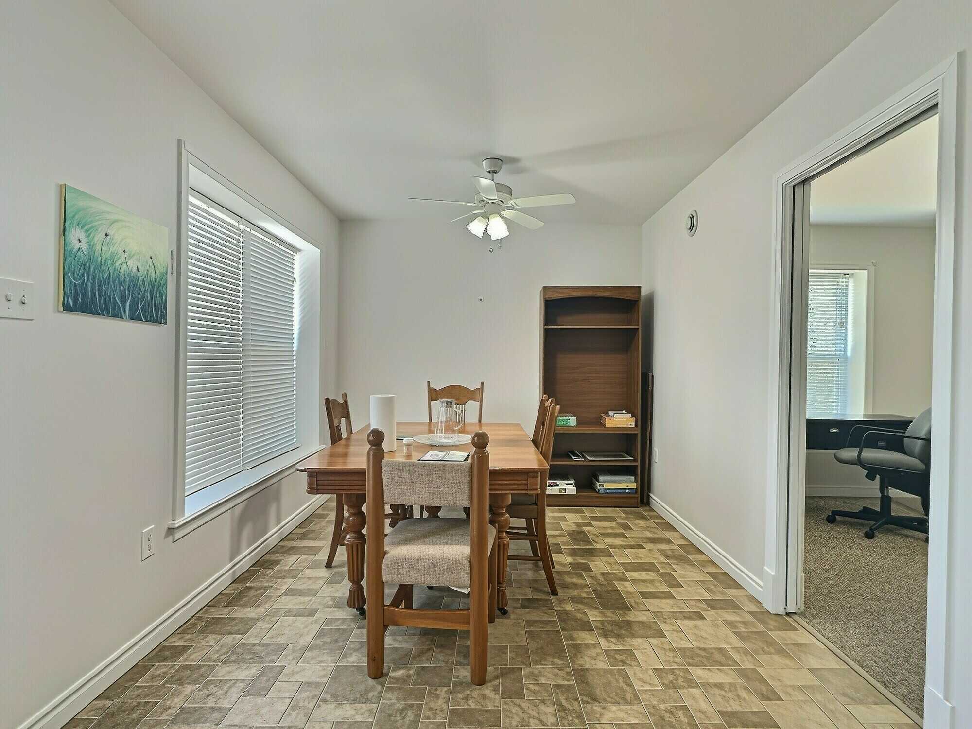 Located in the desirable community of Truro Heights, this well-maintained 3-bedroom, 2-bathroom split-entry semi-detached home combines energy efficiency with a functional layout. 5