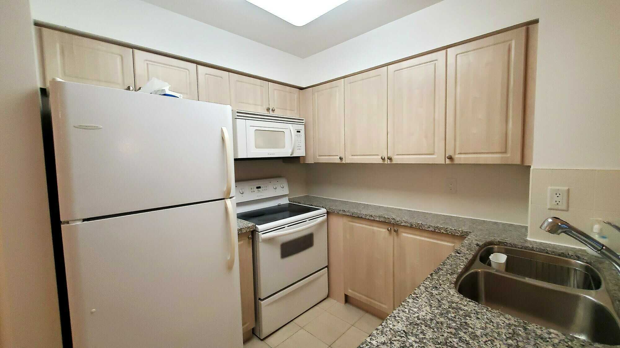 2-Bed, 2-Bath Humber Bay Condo with Parking & Locker — Steps from the Lake 5