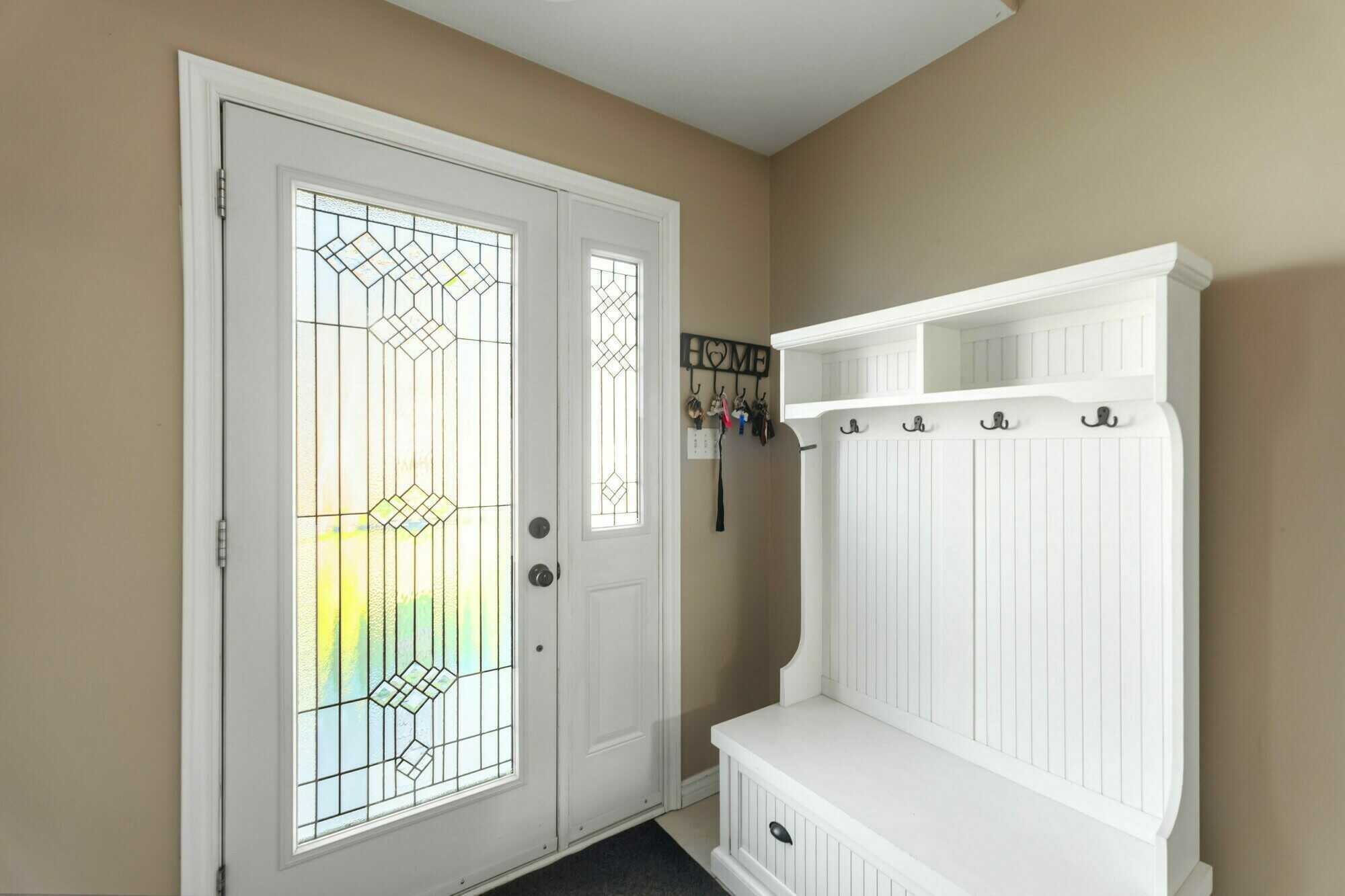 Family-Friendly Split Entry Backing Onto Green Space in Greenwood 4