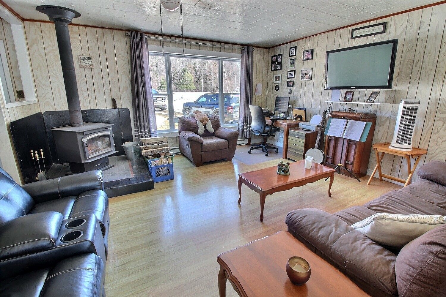 Discover the epitome of tranquil living at 350 Gander Bay Road, Carmanville. Nestled on a sprawling lot, this charming one-level bungalow offers the perfect blend of seclusion and convenience. 5