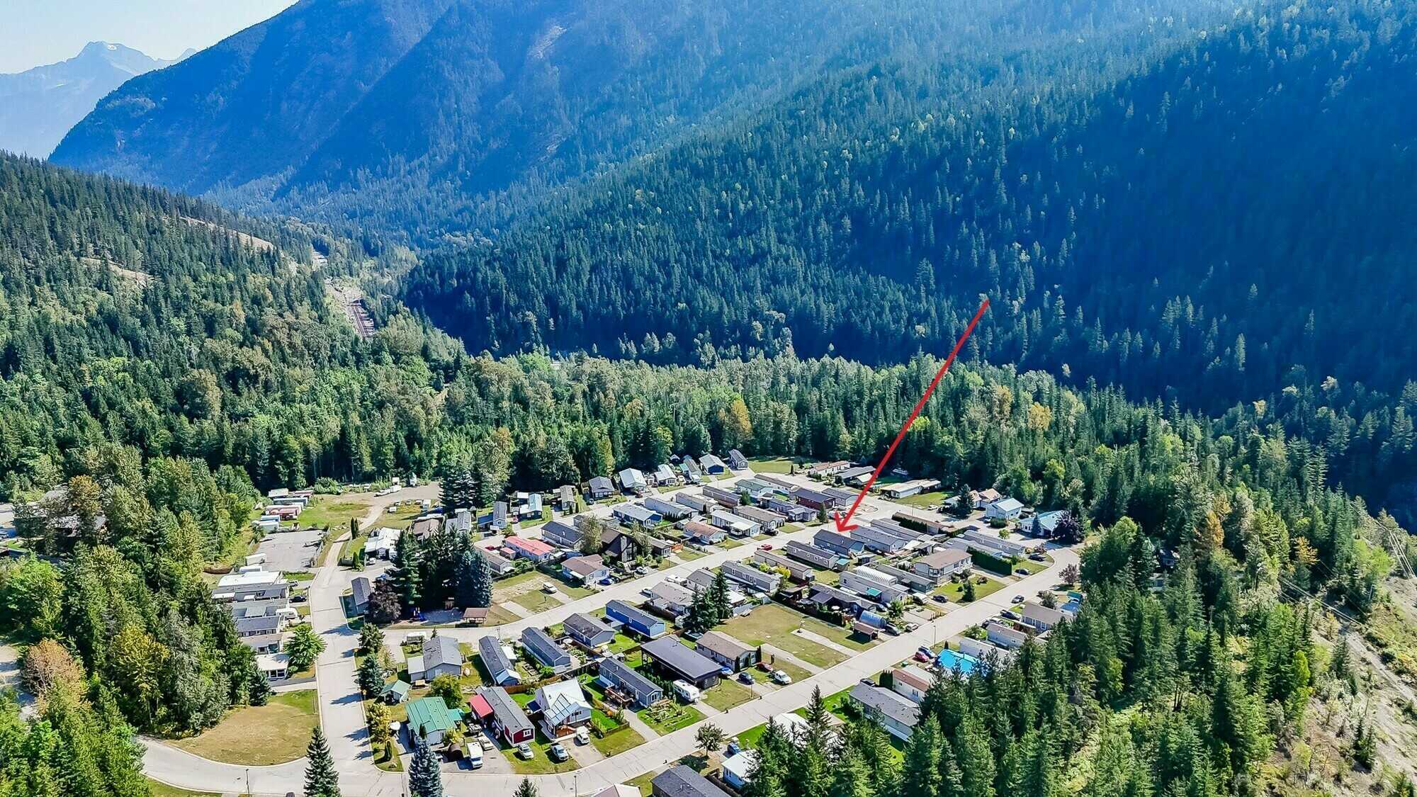 Bright, Modern 3-Bed, 2-Bath Built in 2023 at 44 Johnson Way, Revelstoke. With everything just two years old, the home is move-in ready and exceptionally well maintained. 2