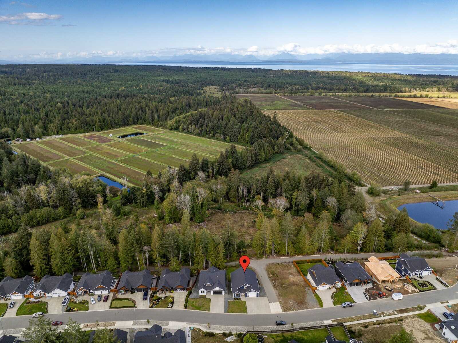 🏡 Flexible Home Ownership Opportunity!
Are you looking for a unique way to purchase your dream home? This property offers creative options tailored to the right buyer! 5