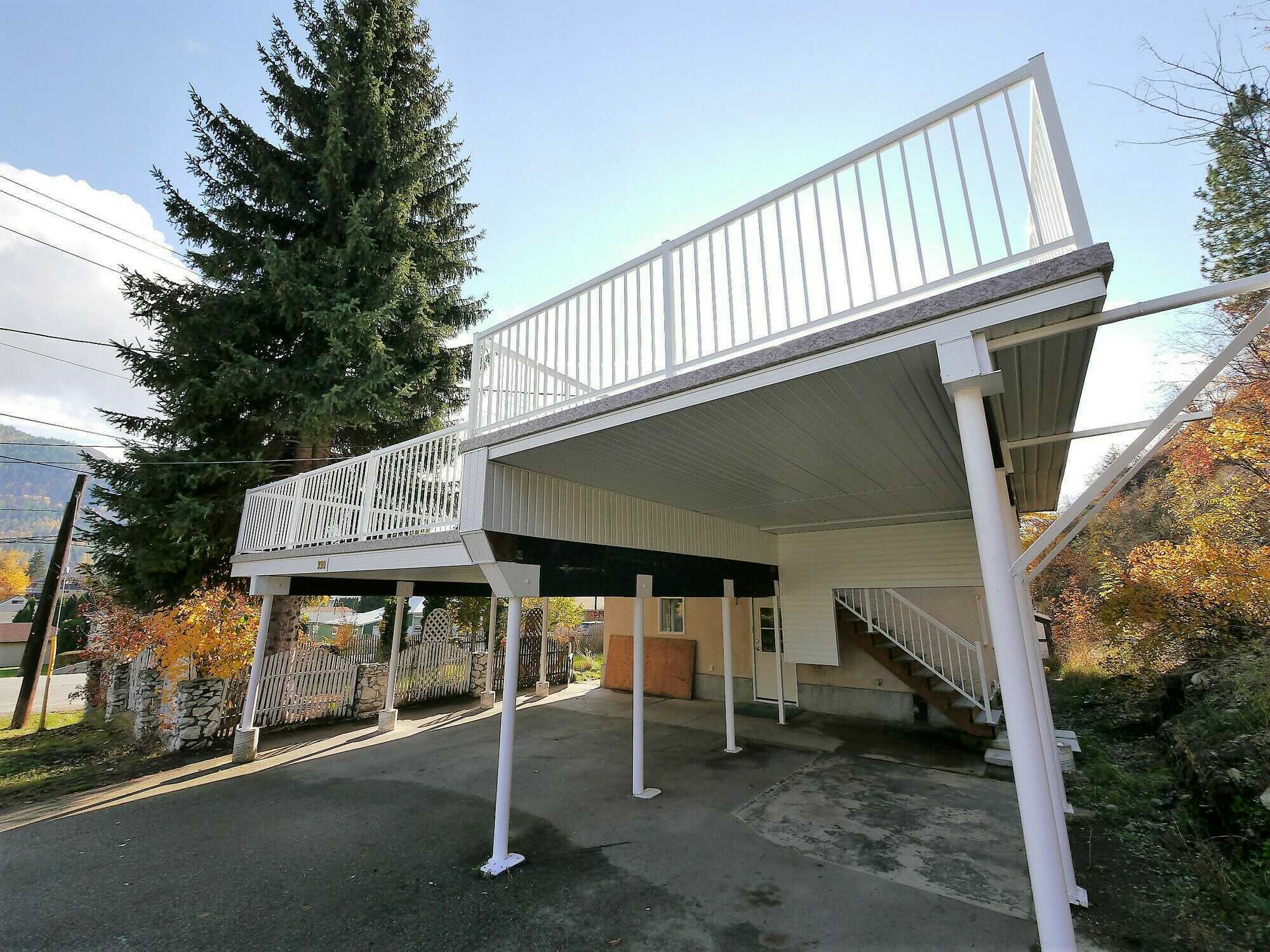 390 - 10 Avenue, Montrose 4