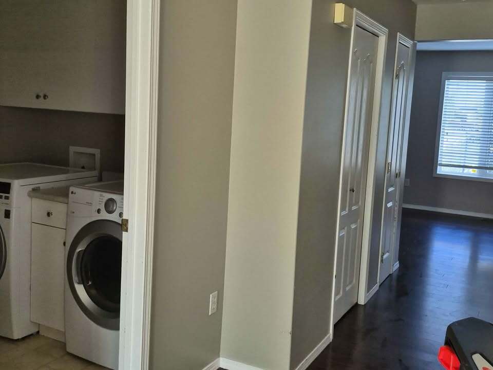 Move-In Ready Townhouse in Parklane Estates – Immediate Possession Available 2