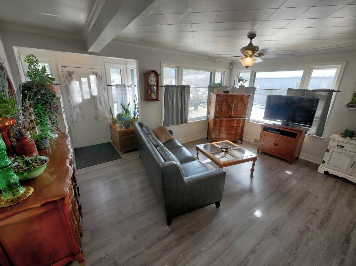 Investor Alert! This prime piece of property is what you have been searching for! 5