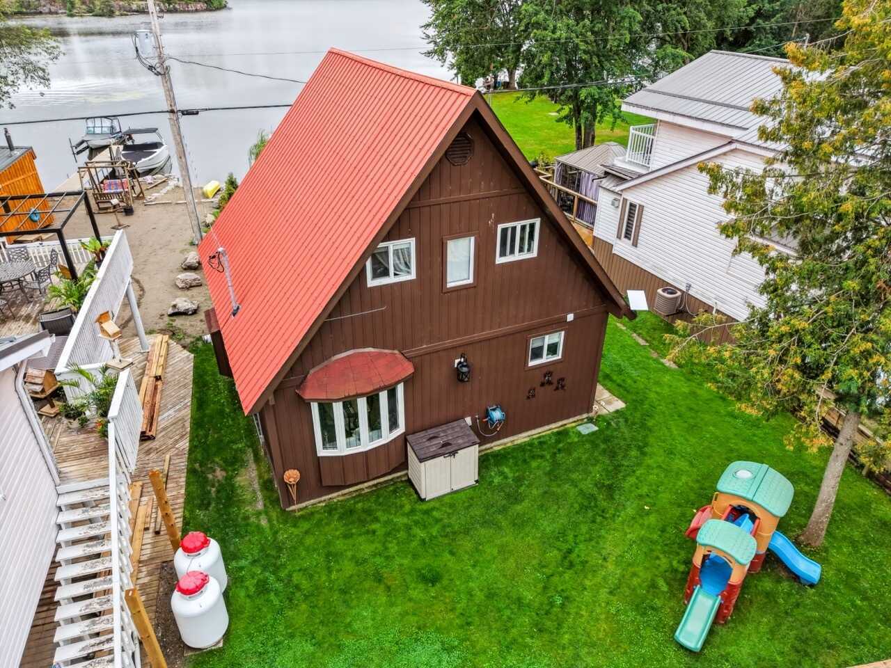 Waterfront Dream Today – Your Future Home Tomorrow! 5