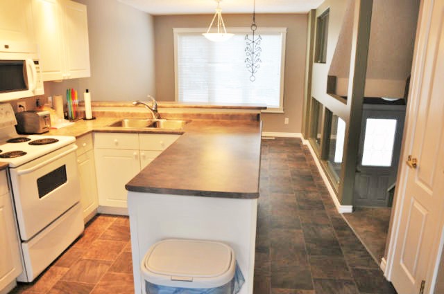 Unit 46, 100 Albion Drive, Fort McMurray 2