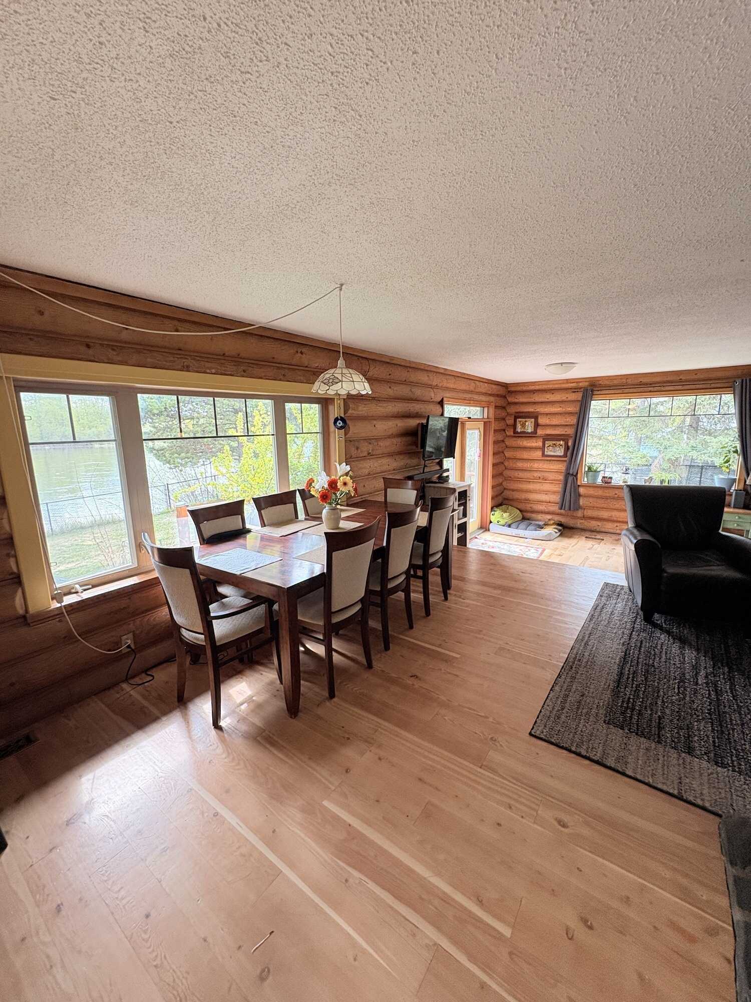 Rare Waterfront Log Home on a Private 0.59-Acre Lot 3