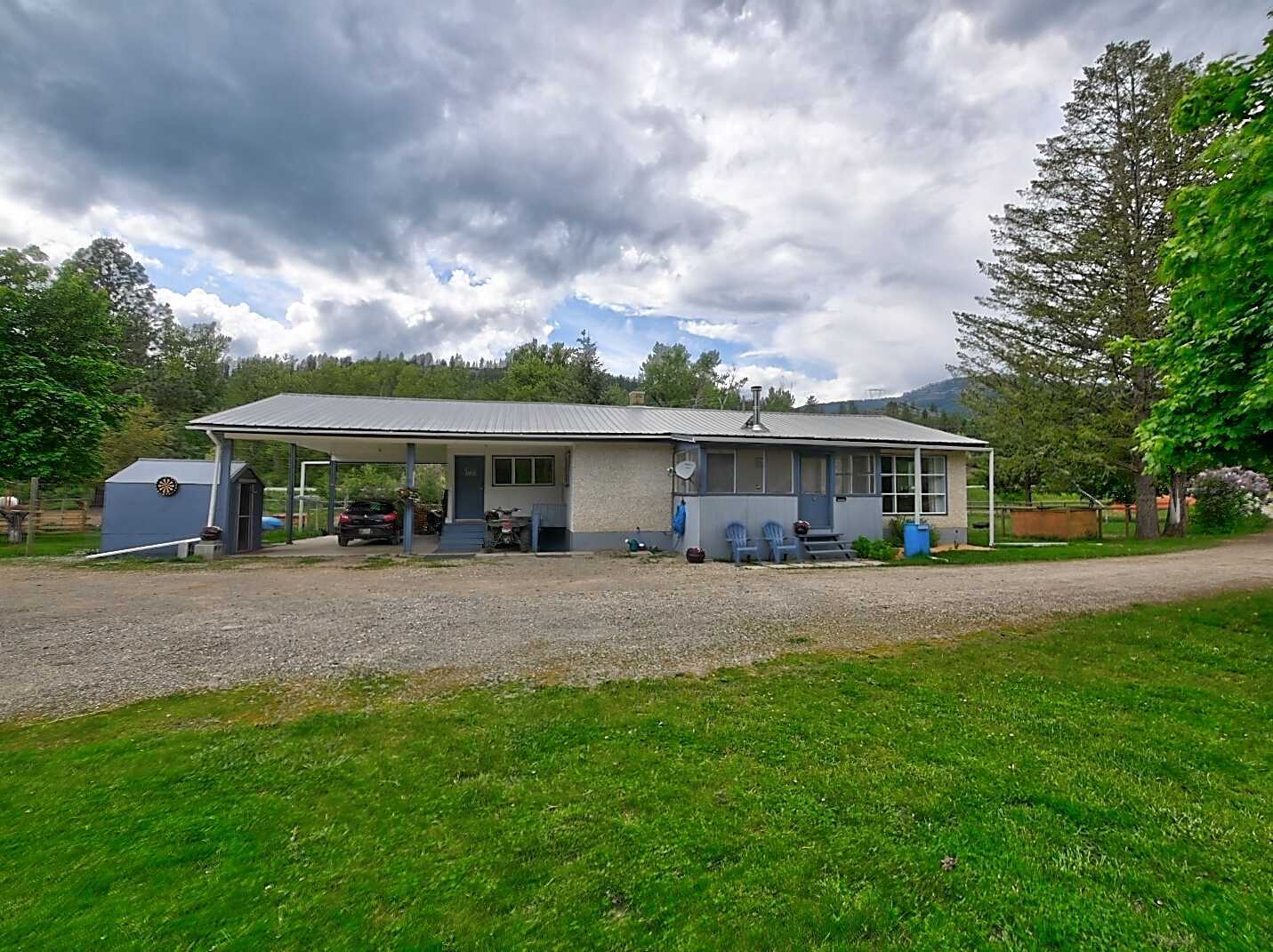 APPRAISED BETWEEN $975,000 TO $1,050,000!!!!  17 GORGEOUS FULL RIVER FRONT ACRES!!  Your own private beach and view! 4BED COUNTRY HOME! Barn, Carport, Fully Fenced, Pasture, PRIVATE Sandy Beaches and a POTENTIAL 2nd Home already started!! 5