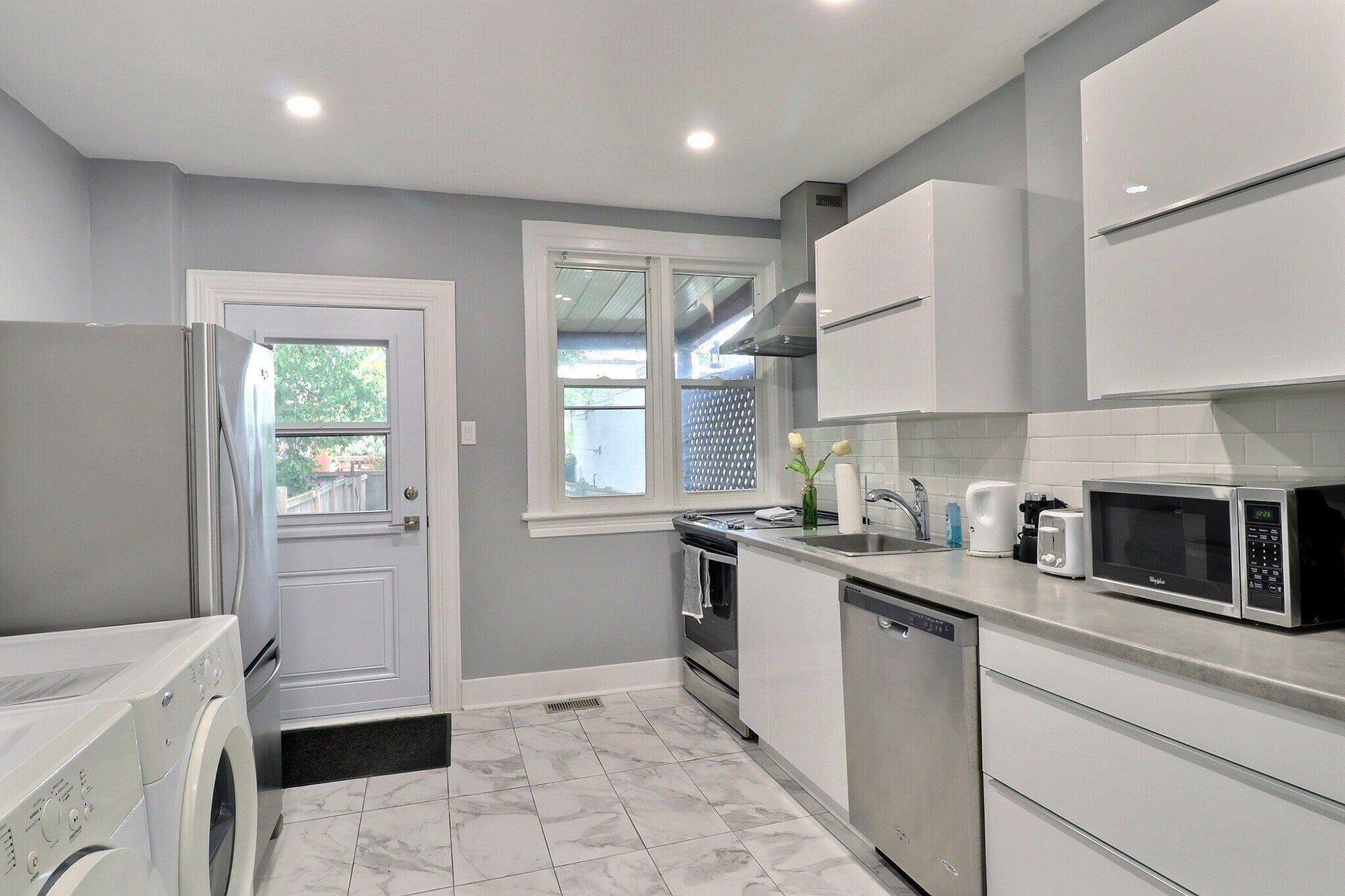 Lovingly Renovated ByWard Market Semi 2