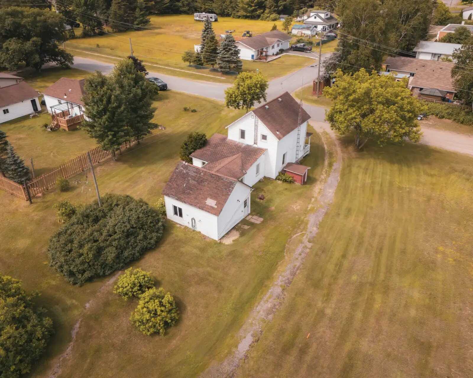 3 Bedroom Farmhouse 3