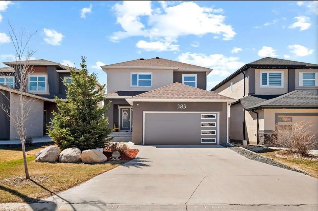 Luxury Living Near All Amenities 1
